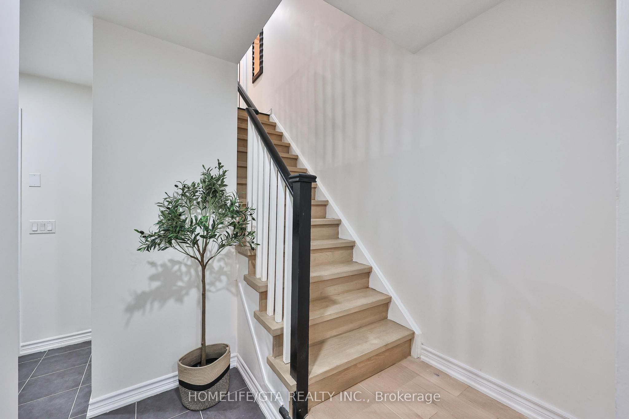52 Baker Hill Boulevard Property Photo 7