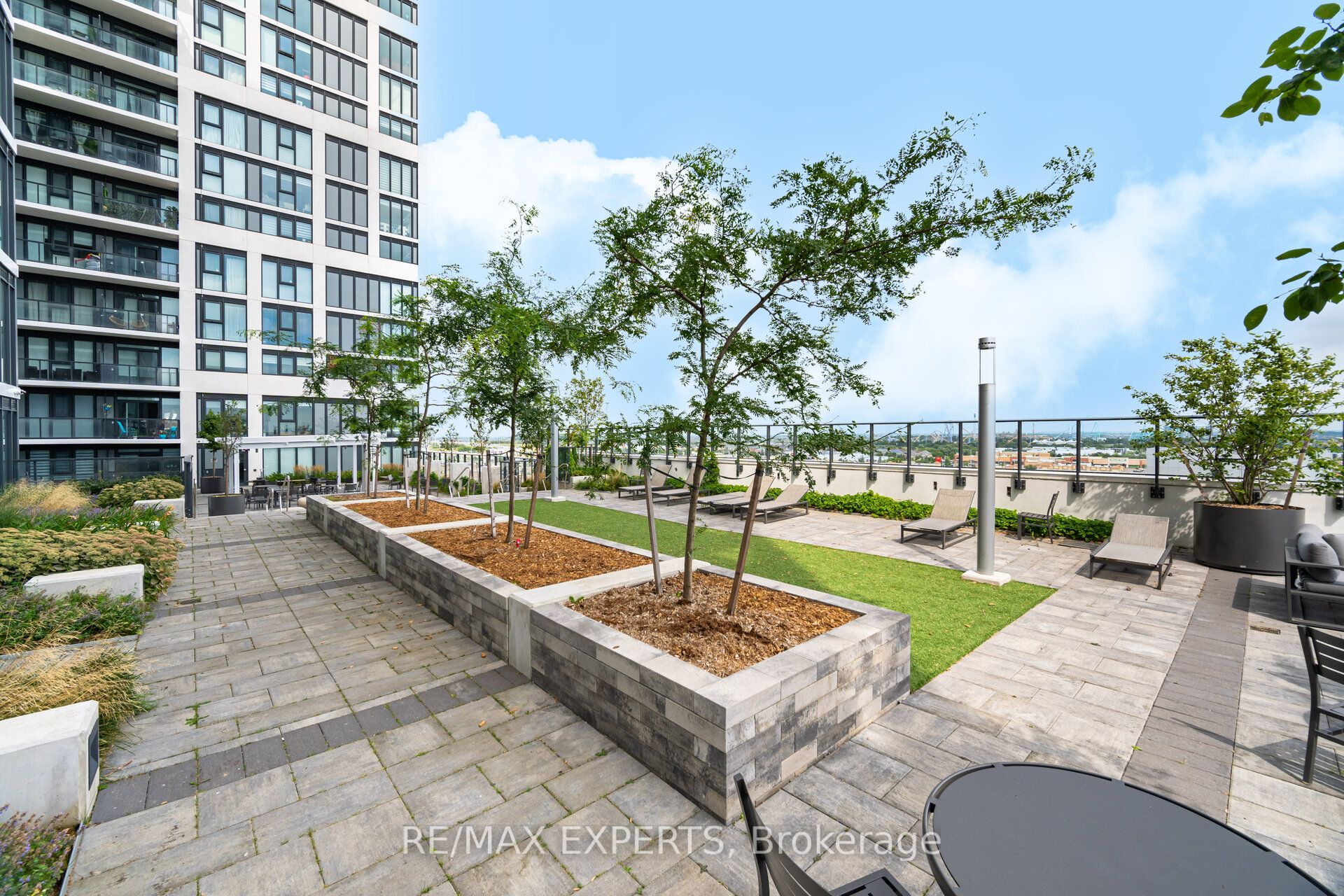 9000 Jane Street 221 Property Photo 18