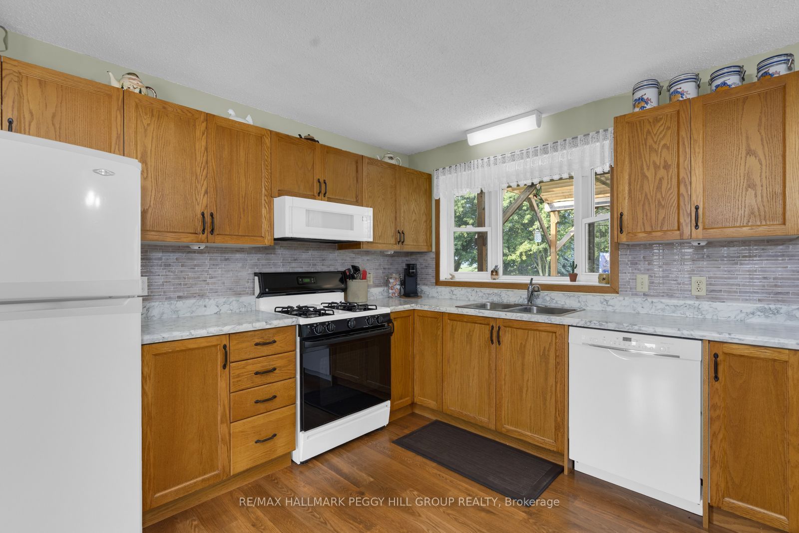 6506 5th Line Property Photo 5