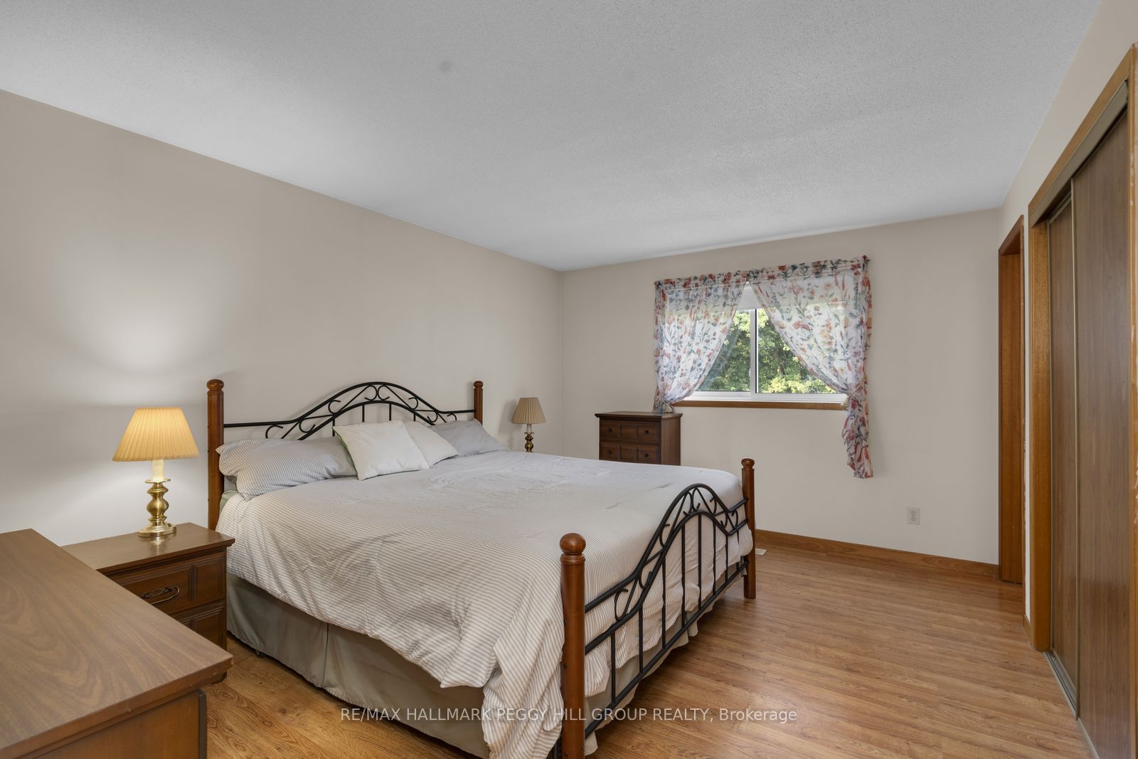 6506 5th Line Property Photo 6