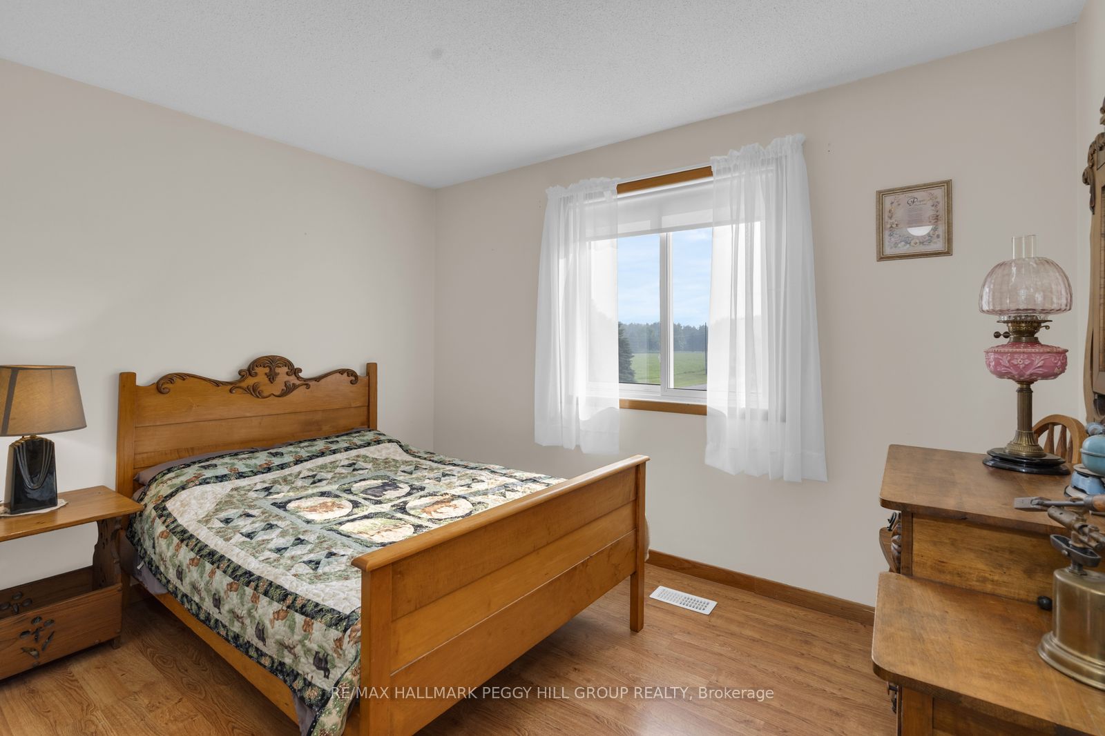 6506 5th Line Property Photo 9