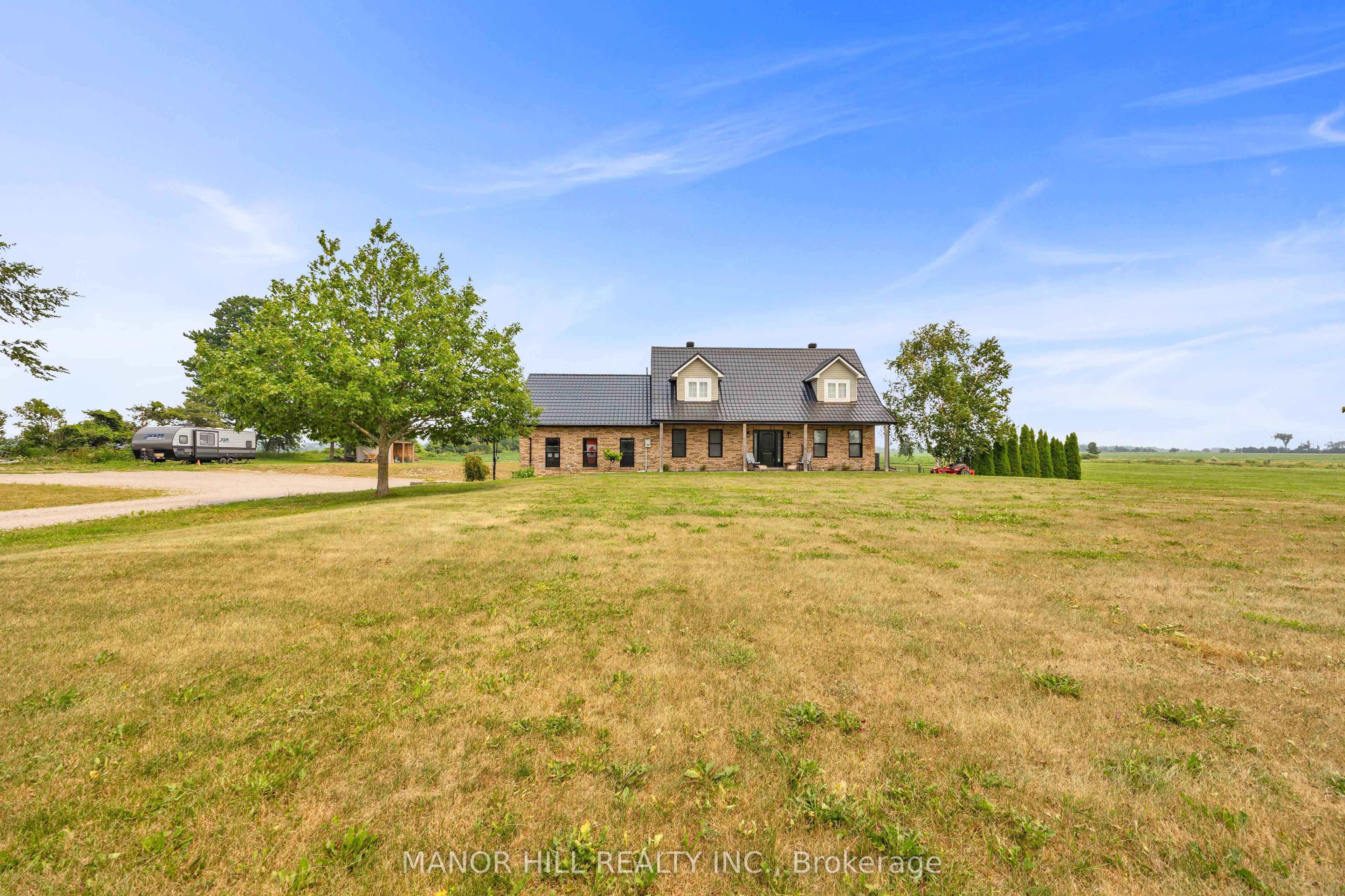 6111 10th Line Property Photo 1