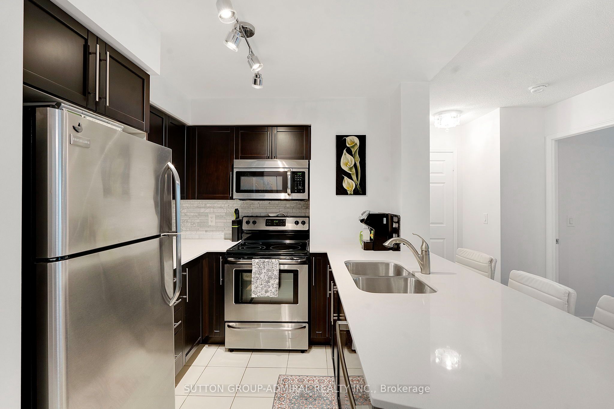 73 King William Crescent 307 Property Photo 8