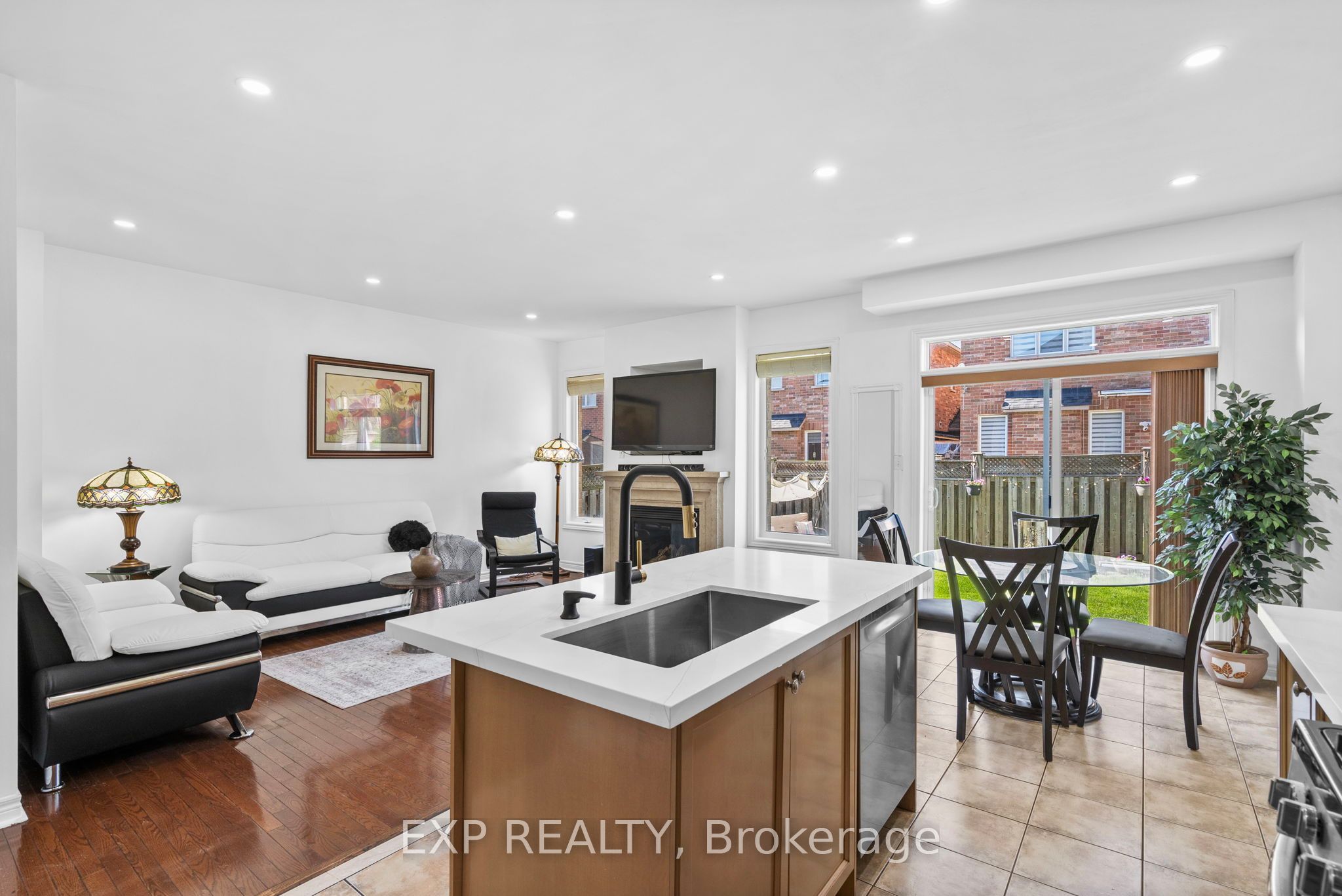 71 Pillar Rock Crescent Property Photo 18