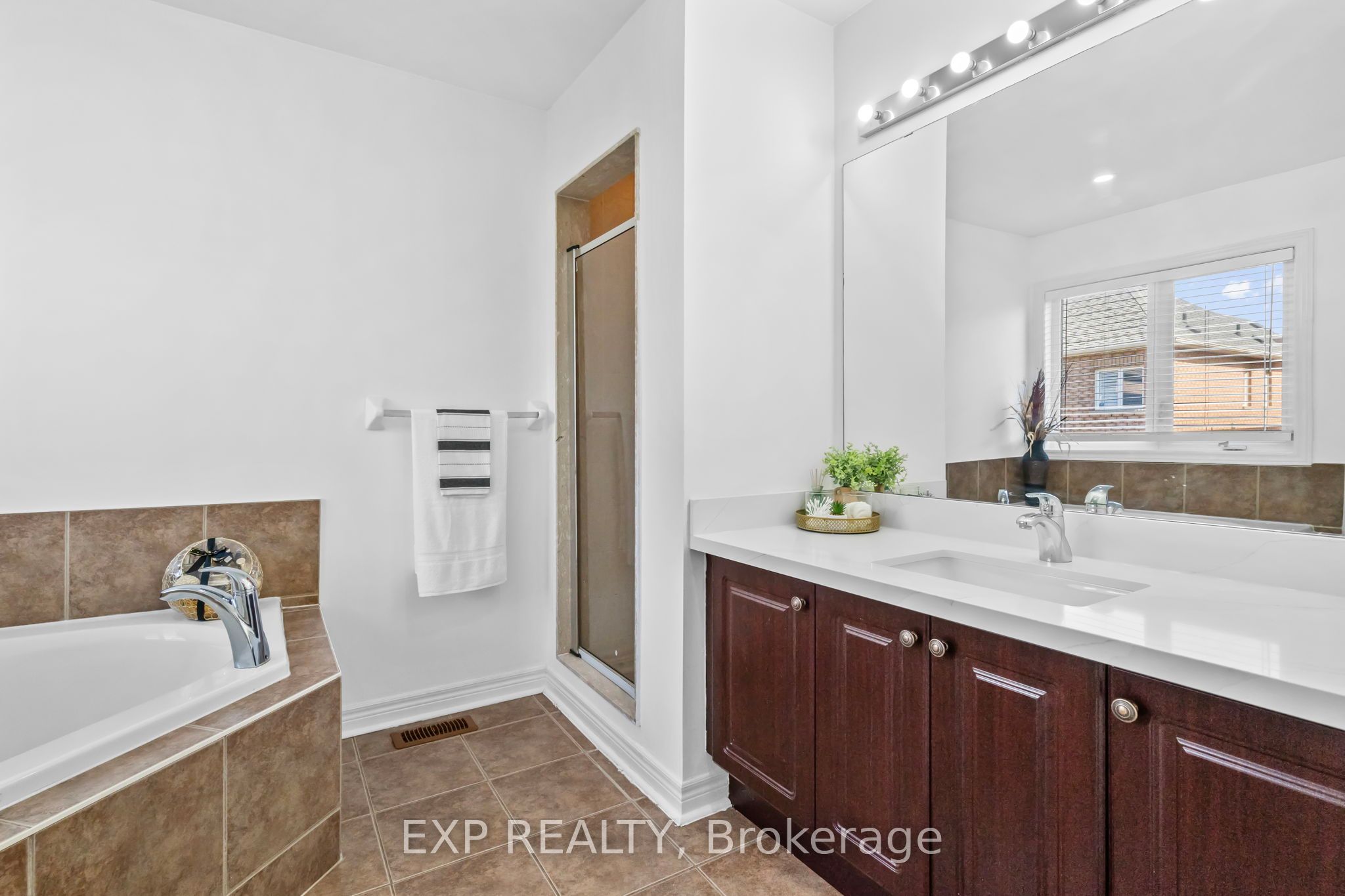71 Pillar Rock Crescent Property Photo 23