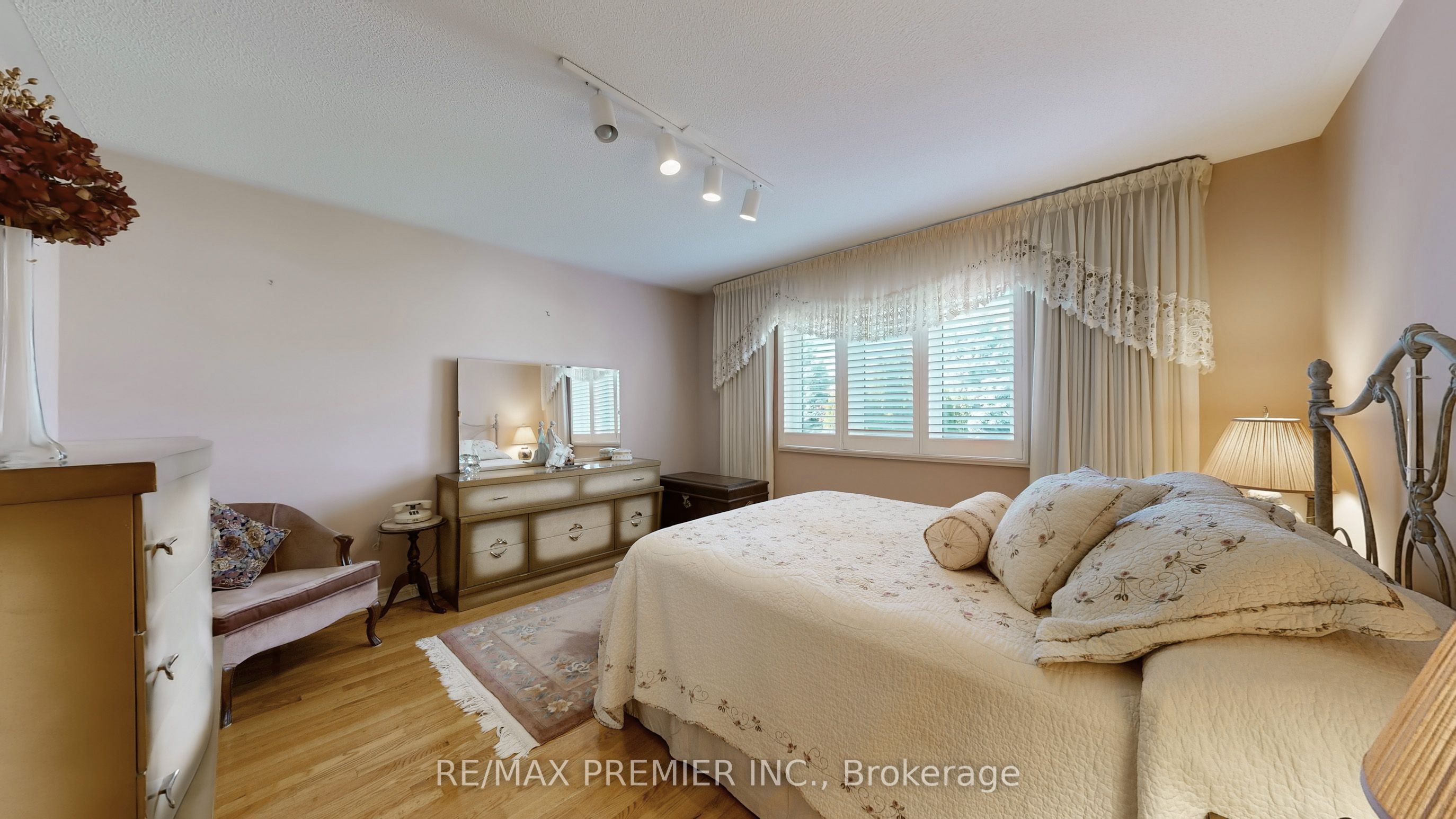 N13589850 Property Photo 17