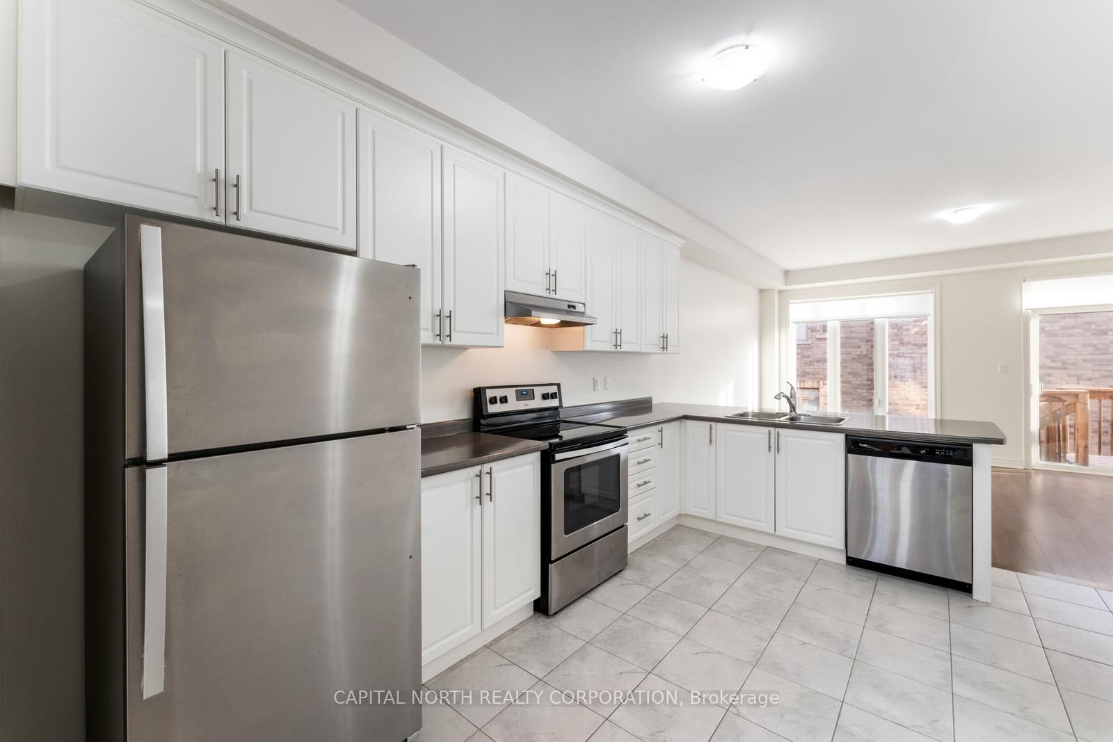 84 Fortis Crescent Property Photo 6
