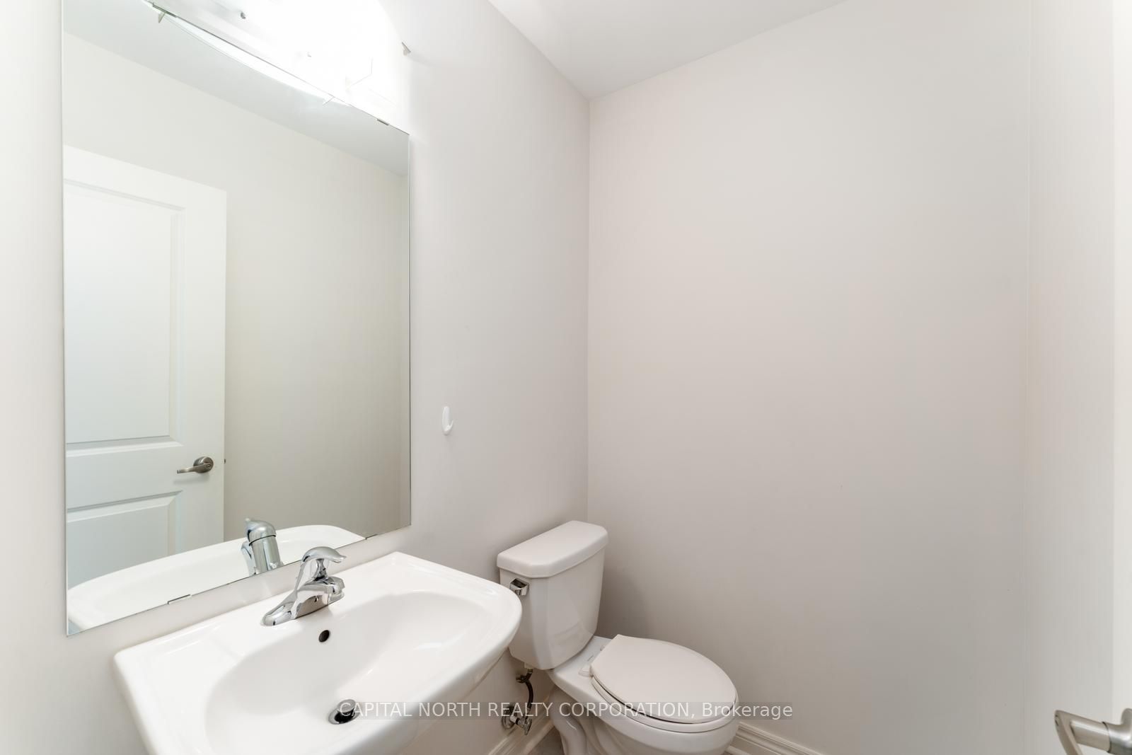 84 Fortis Crescent Property Photo 17