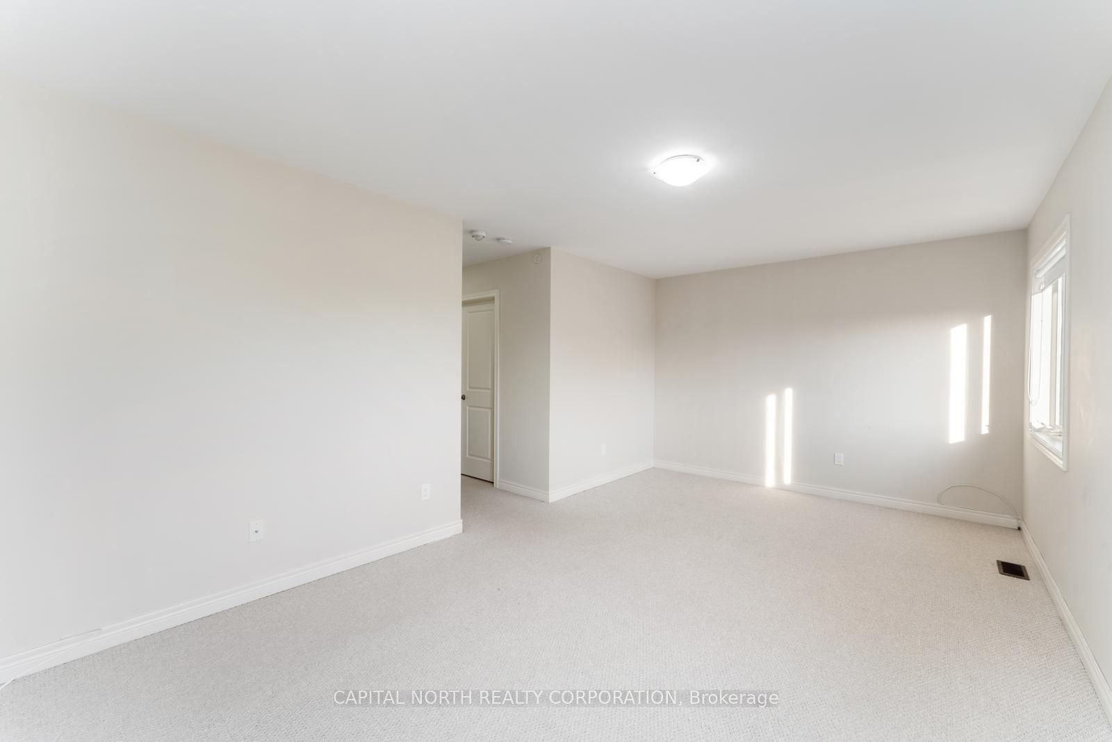 84 Fortis Crescent Property Photo 23