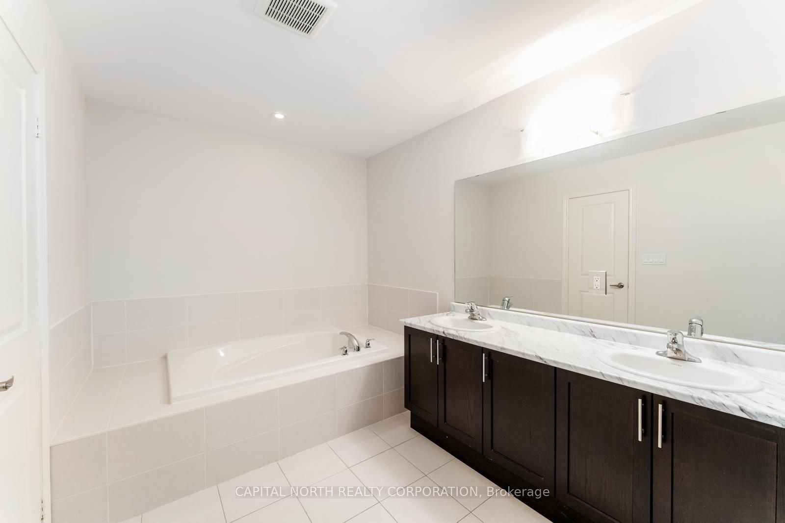 84 Fortis Crescent Property Photo 25