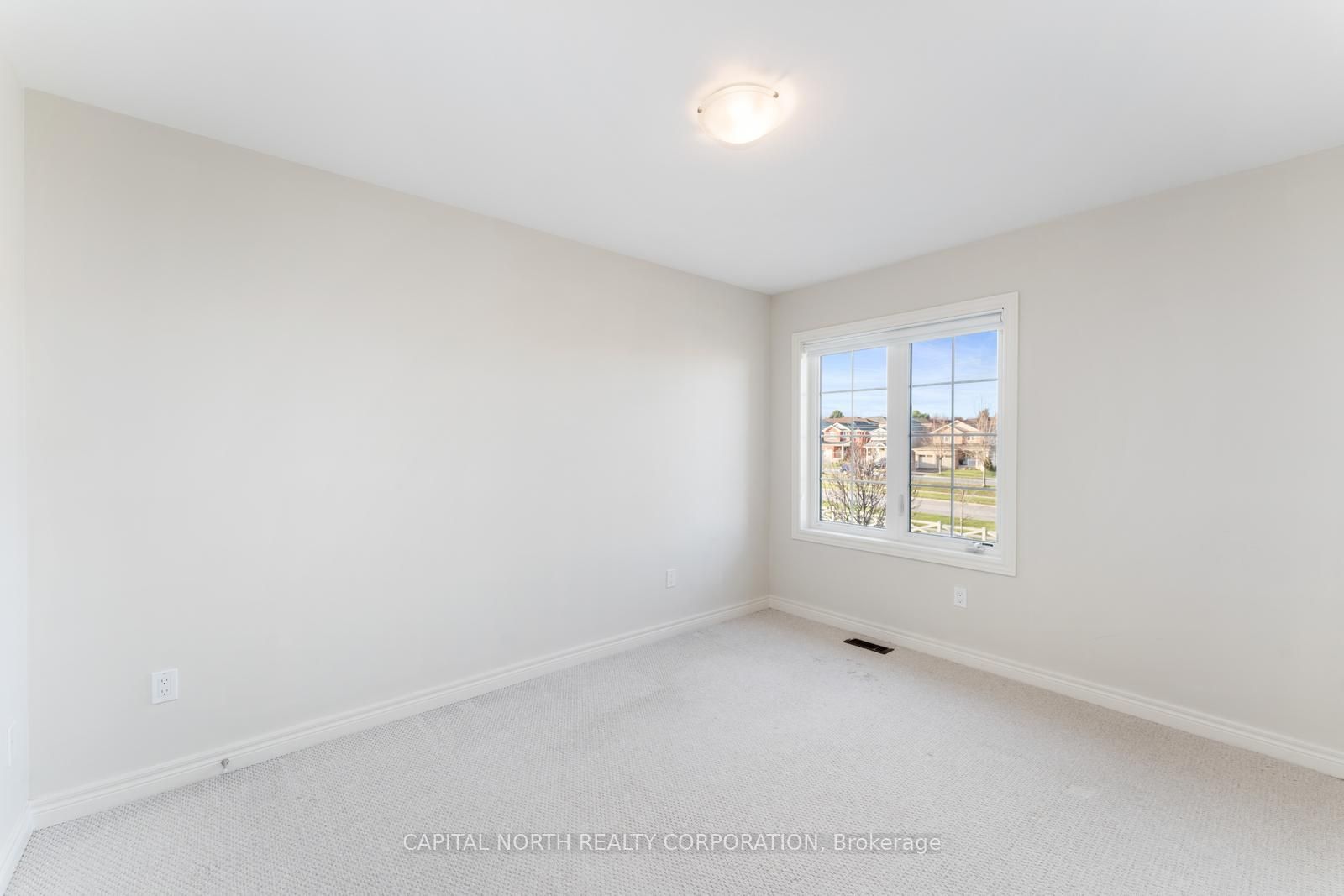 84 Fortis Crescent Property Photo 27