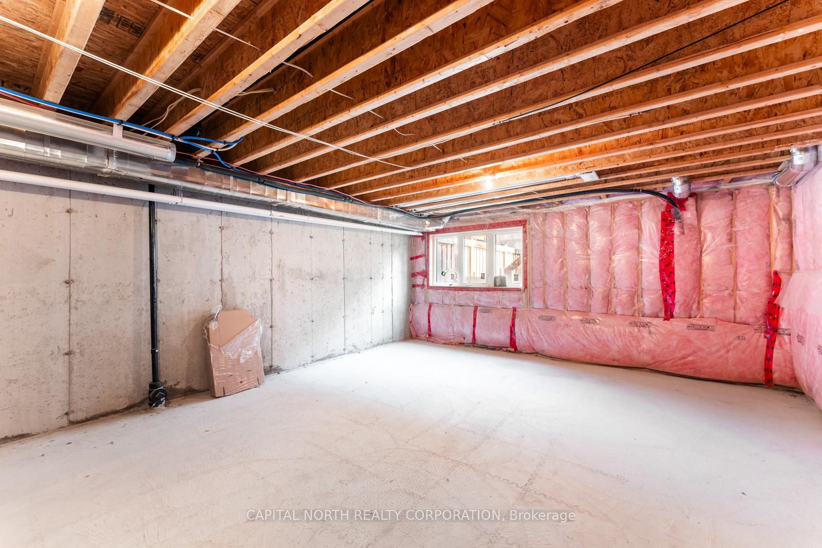 84 Fortis Crescent Property Photo 33