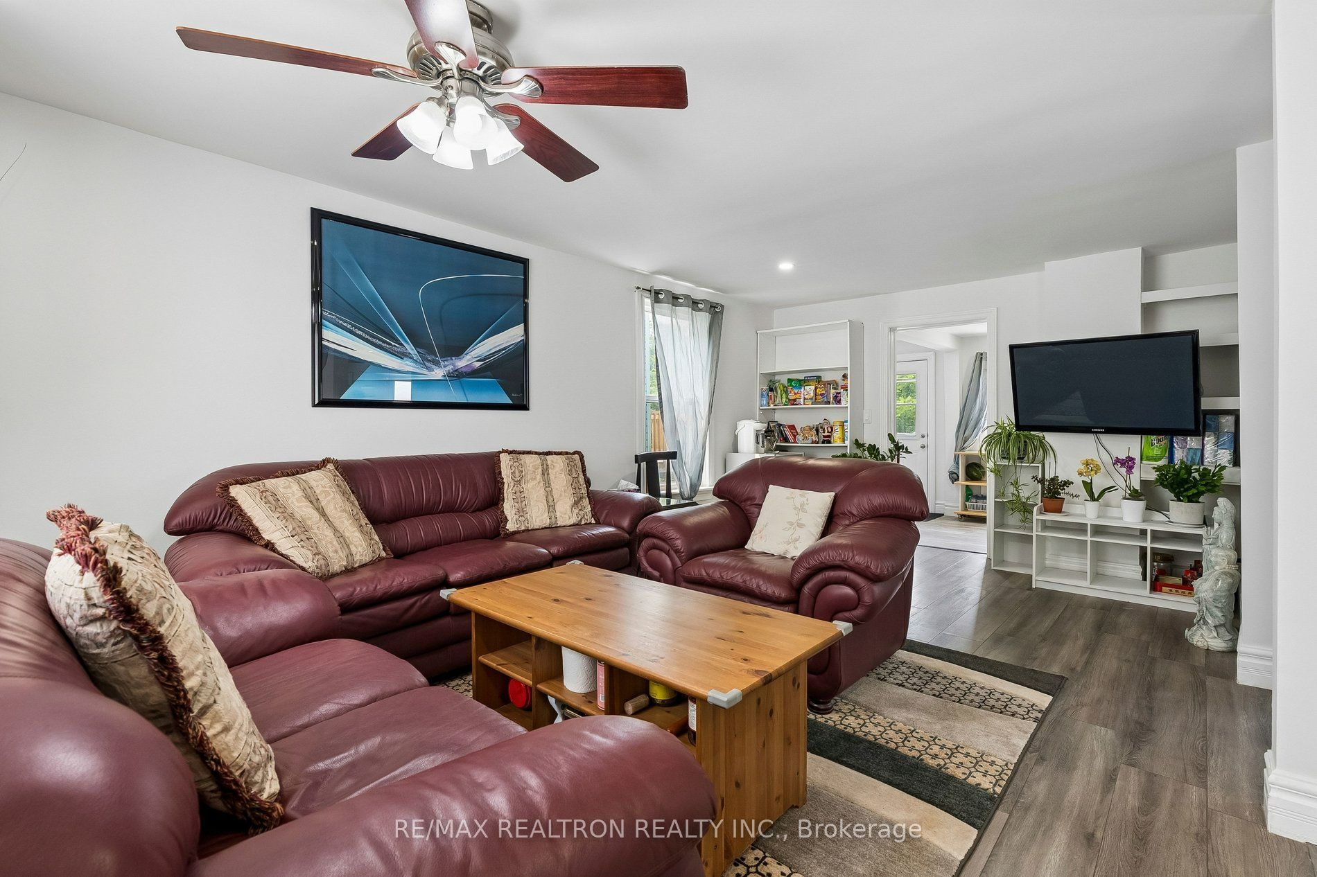 28 Machell Avenue Property Photo 4