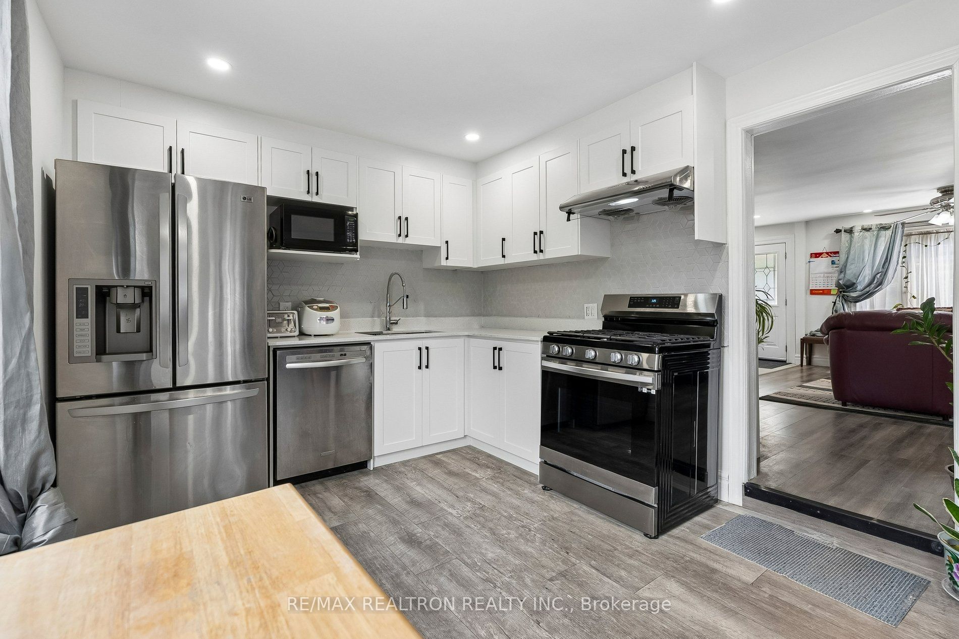 28 Machell Avenue Property Photo 14
