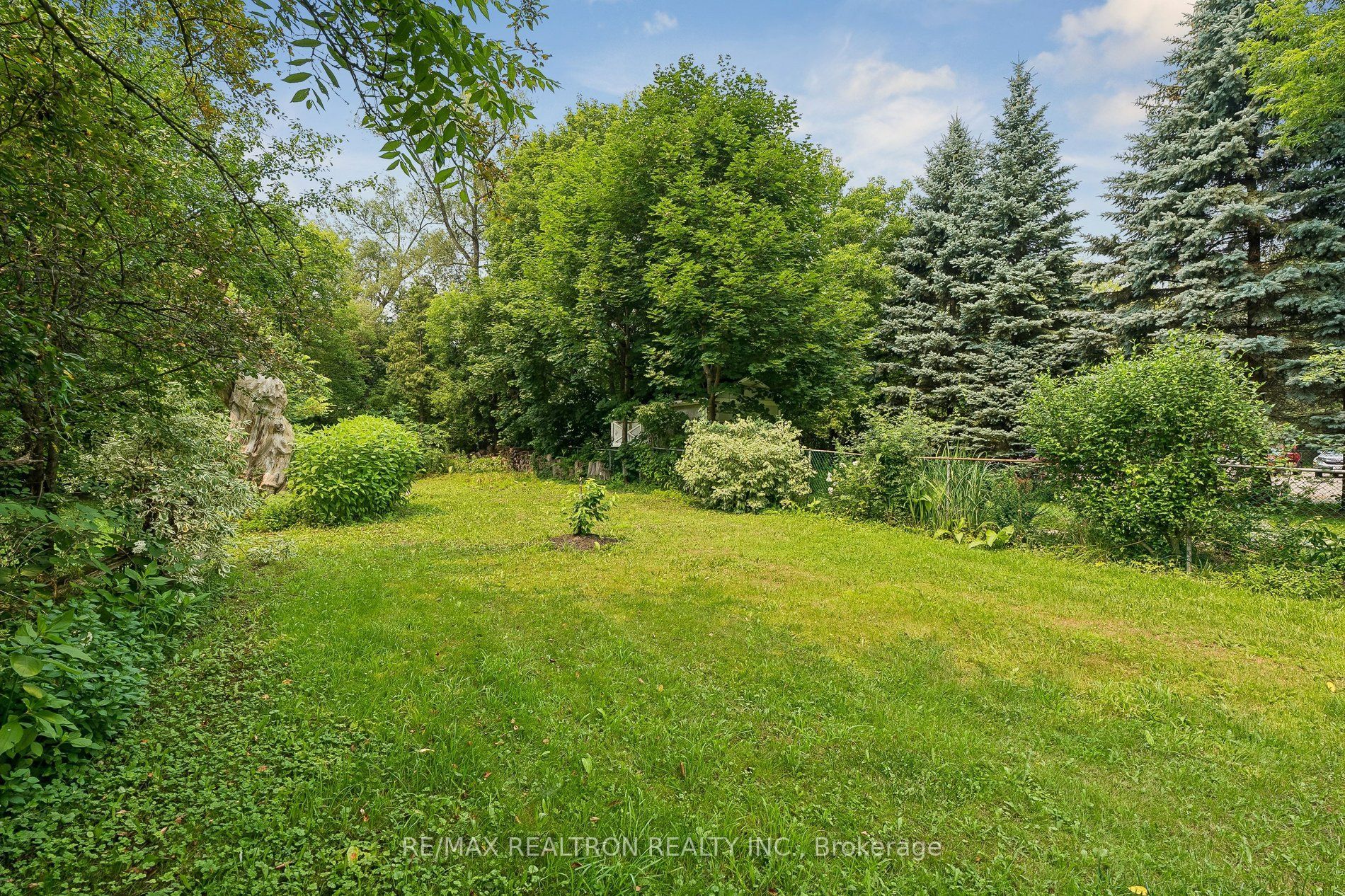 28 Machell Avenue Property Photo 44