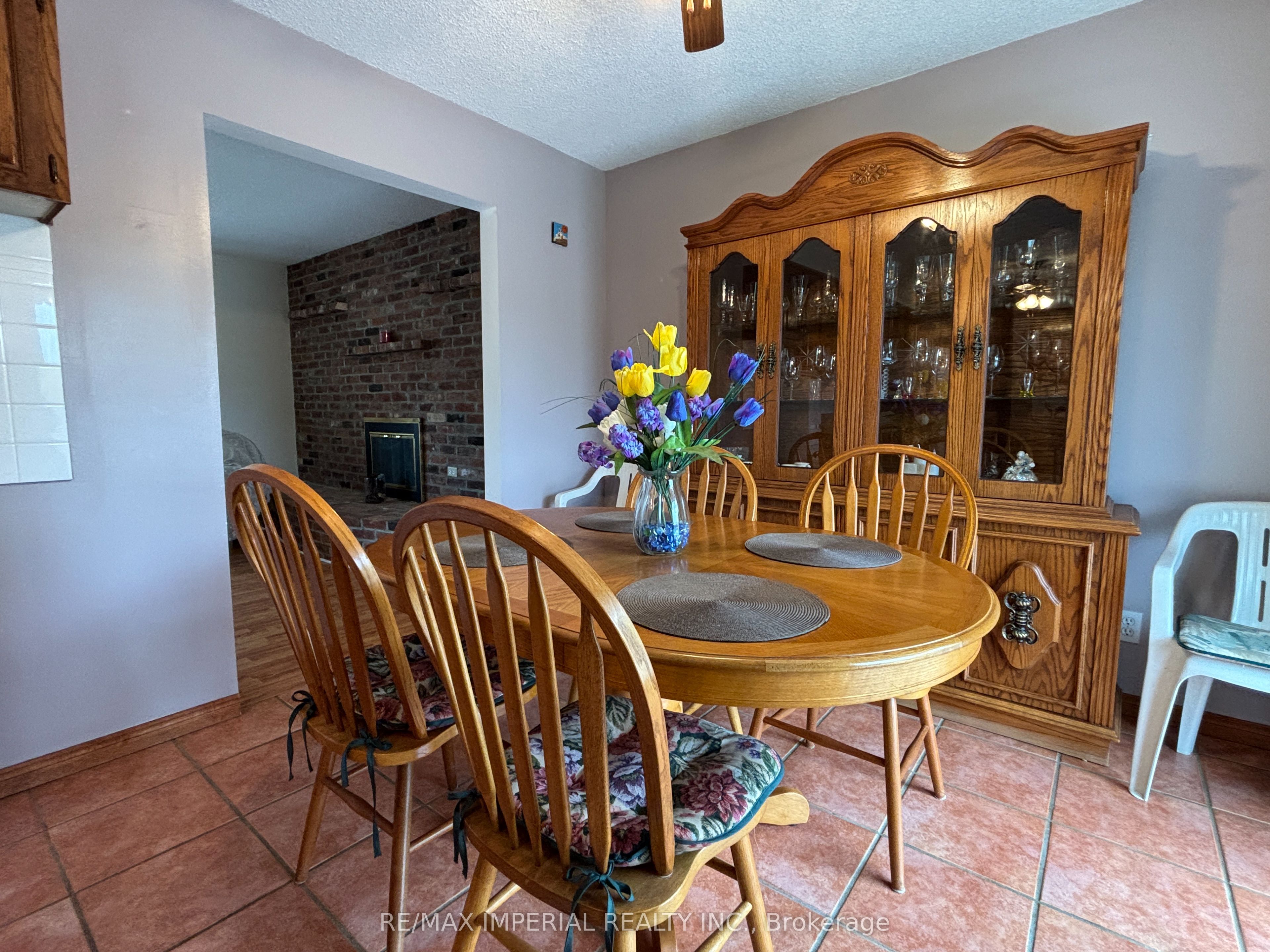 23276 Highway 48 Road Property Photo 6