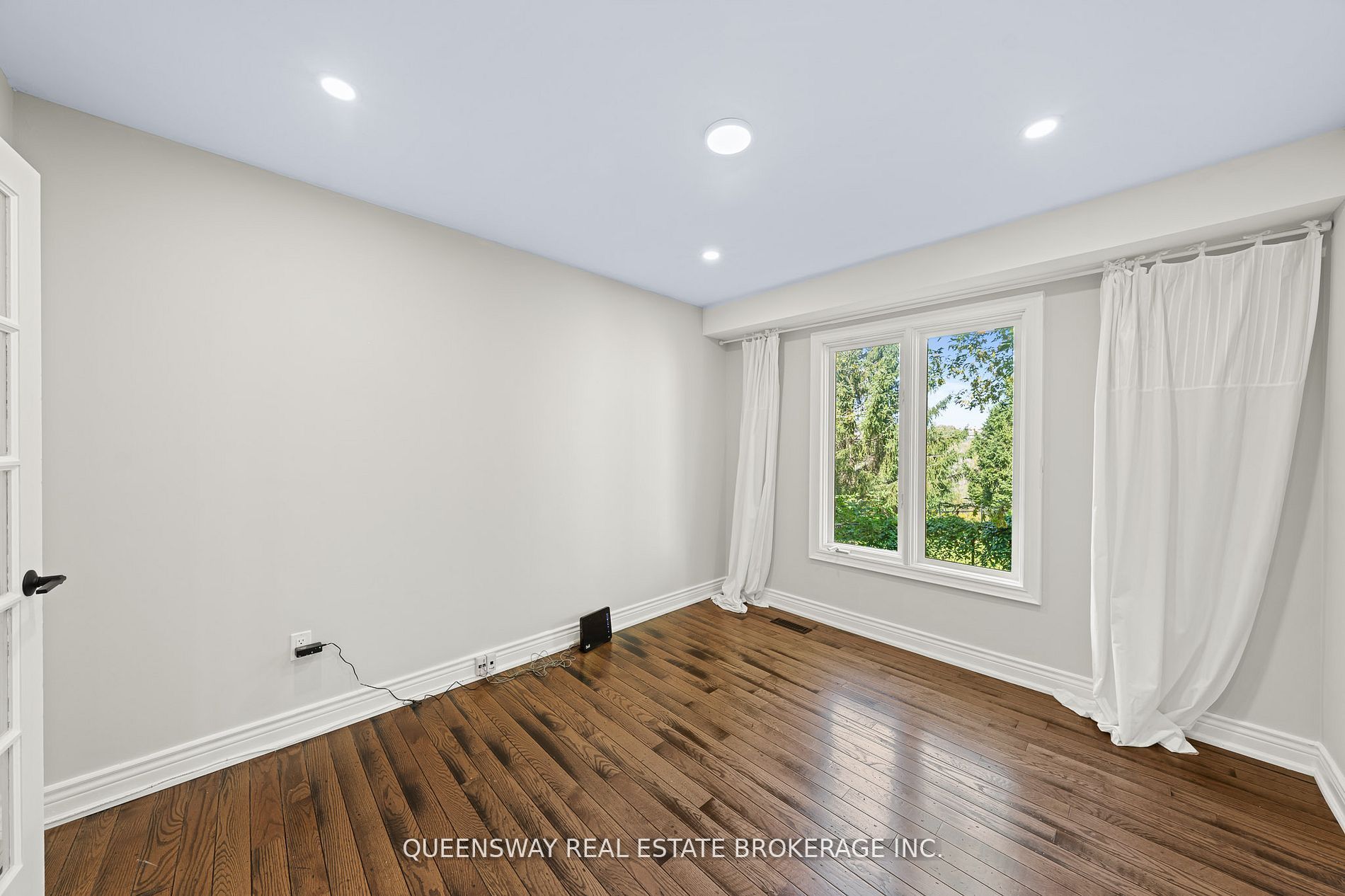 619 Culler Mews Property Photo 26
