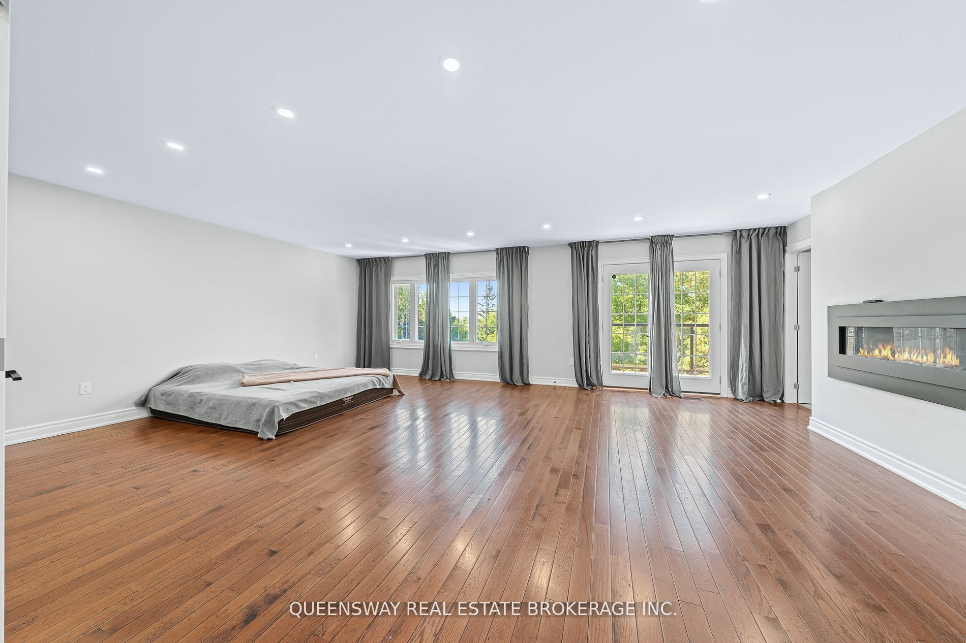 619 Culler Mews Property Photo 29