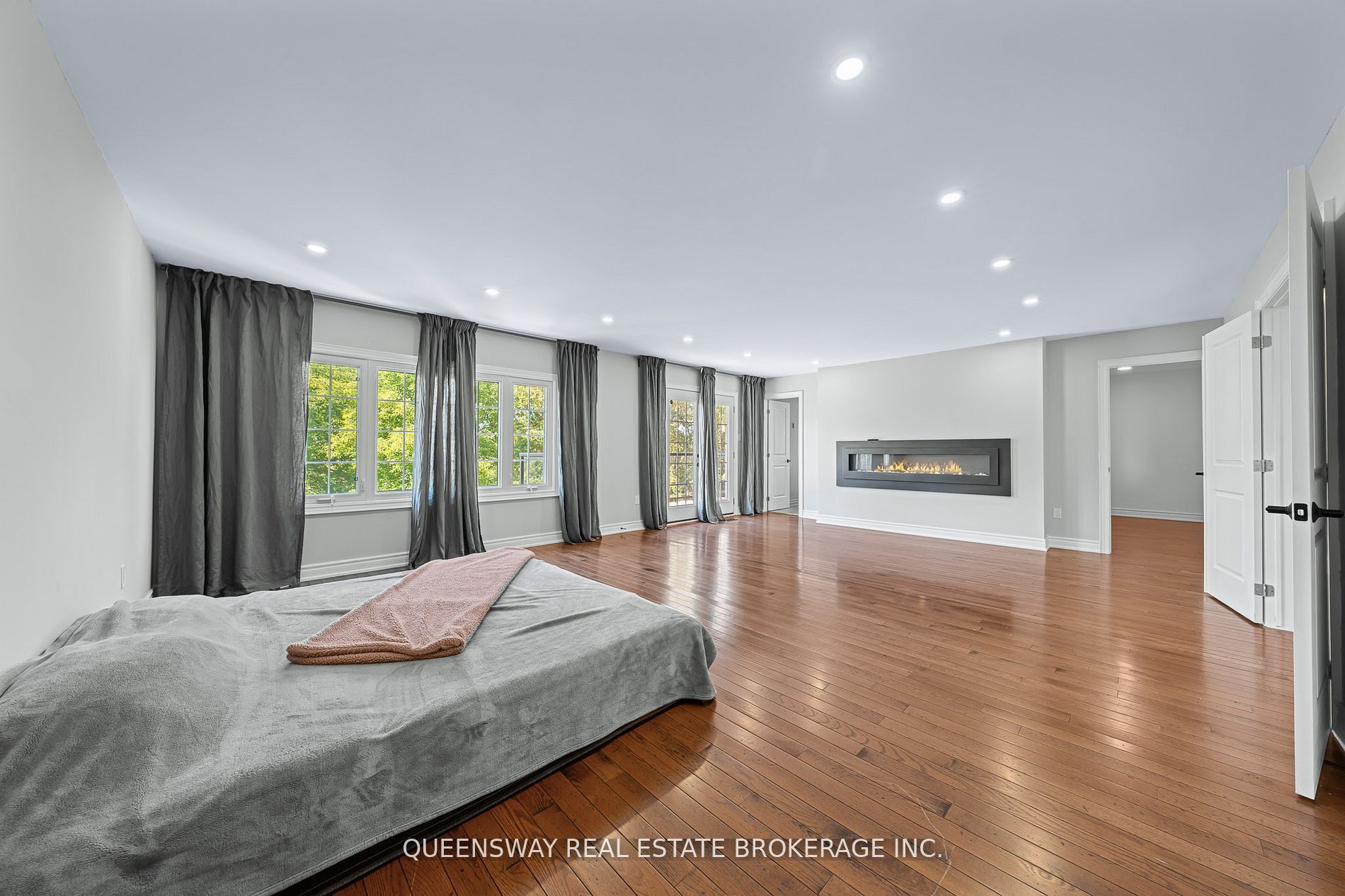 619 Culler Mews Property Photo 31
