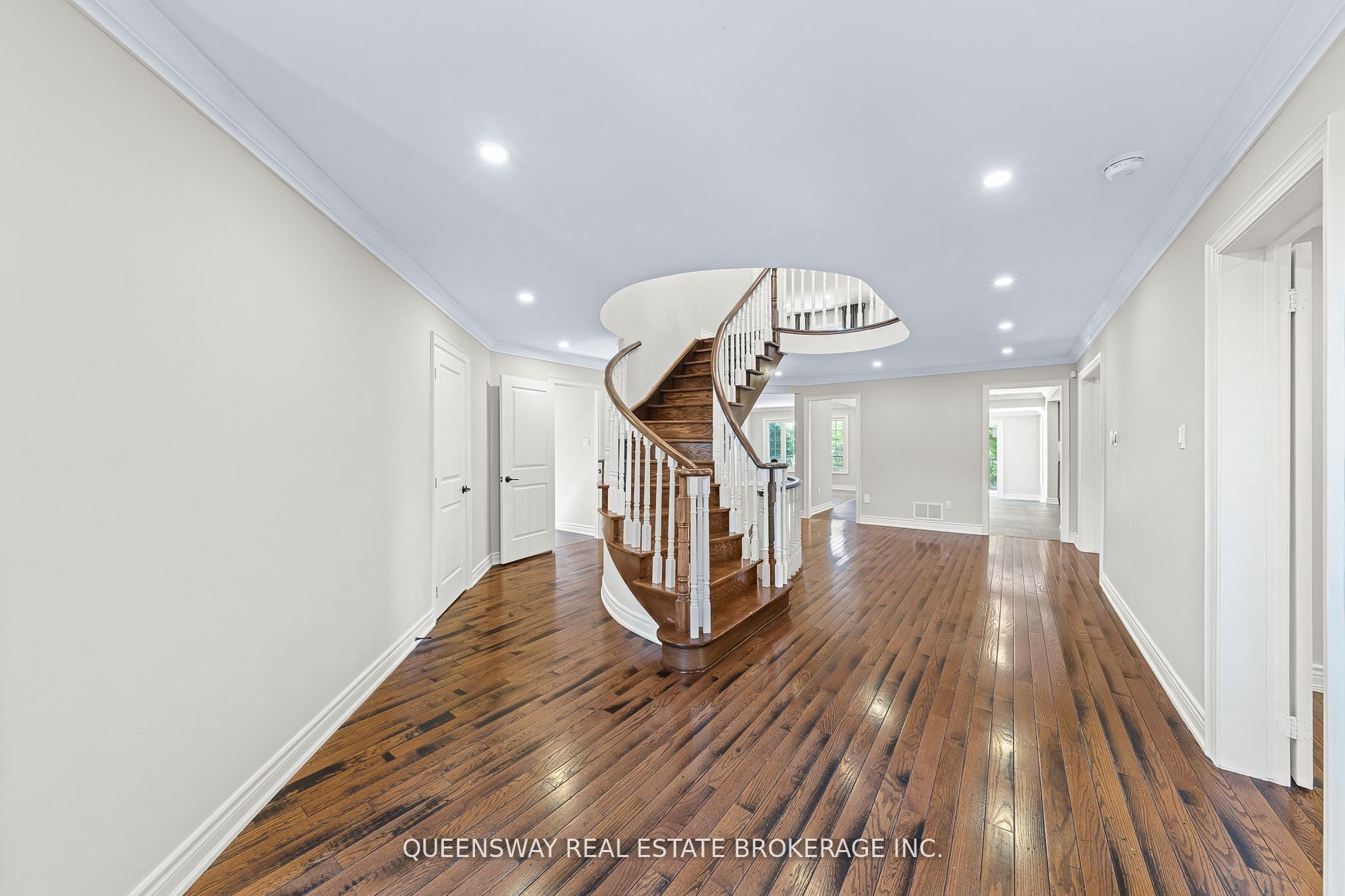 619 Culler Mews Property Photo 32