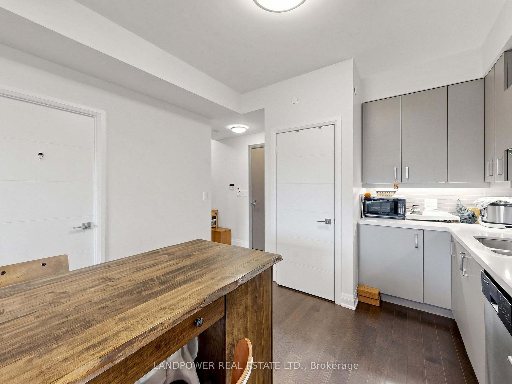 18 Uptown Drive 120 Property Photo 14