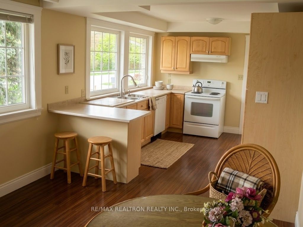 166 WELDRICK Road Property Photo 1