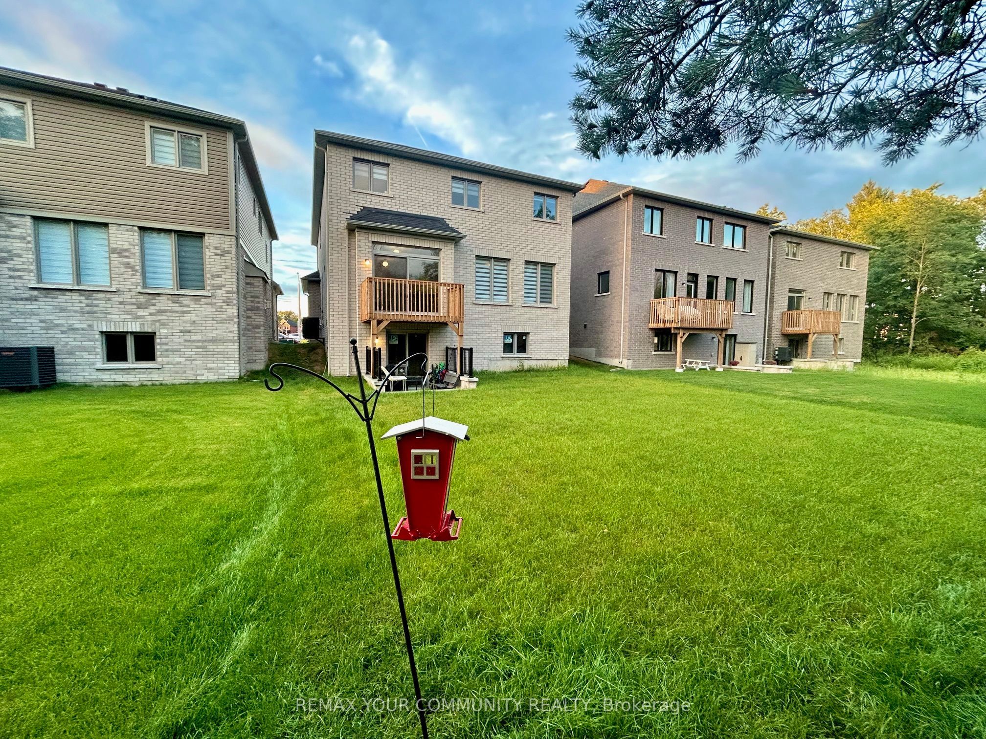 24 Baycroft Boulevard Property Photo 3
