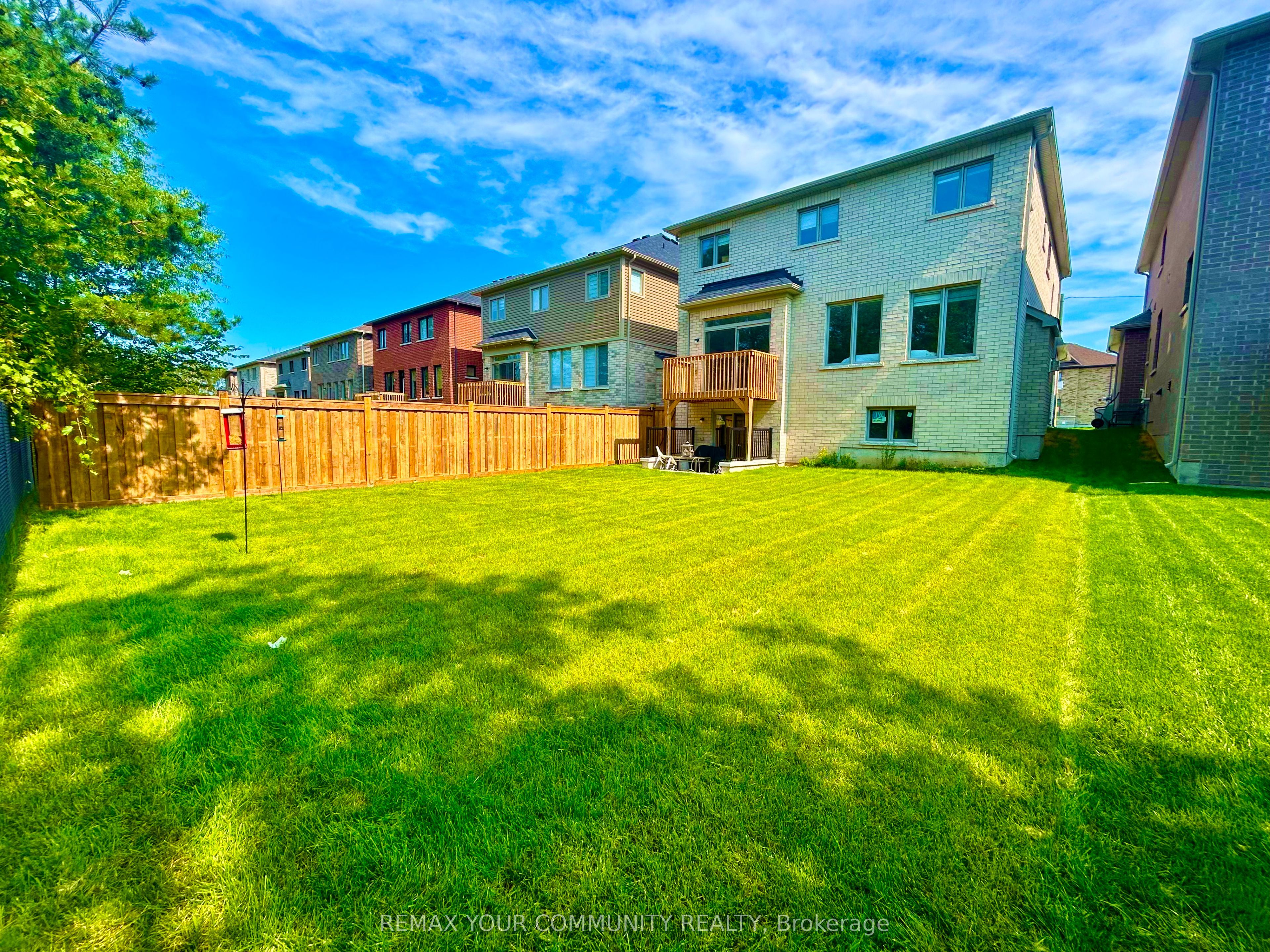 24 Baycroft Boulevard Property Photo 7