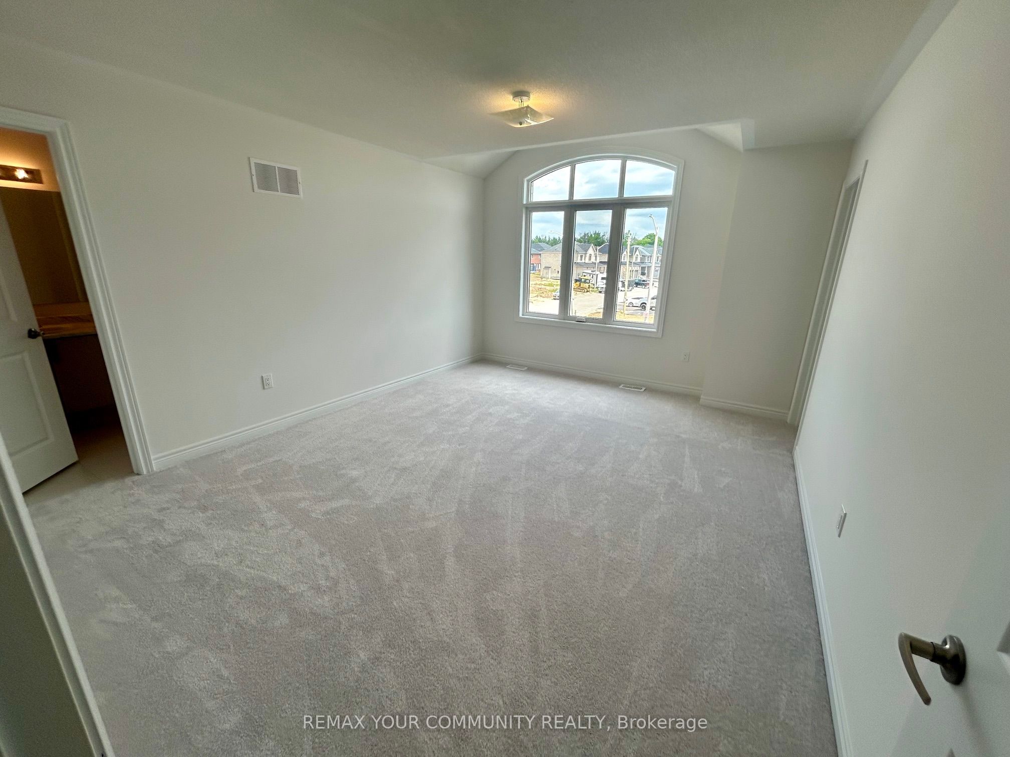24 Baycroft Boulevard Property Photo 40