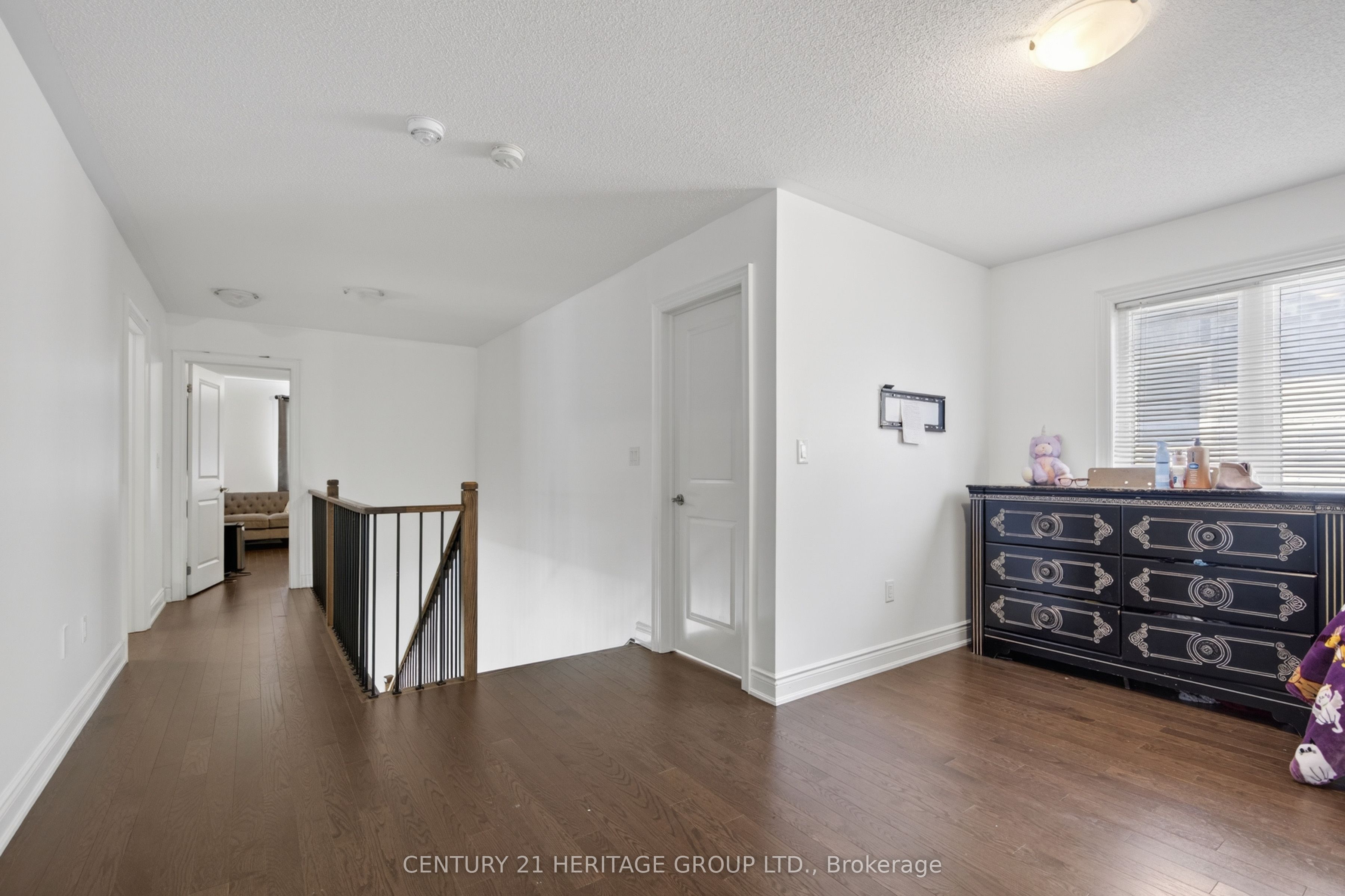 77 Montrose Boulevard Property Photo 15