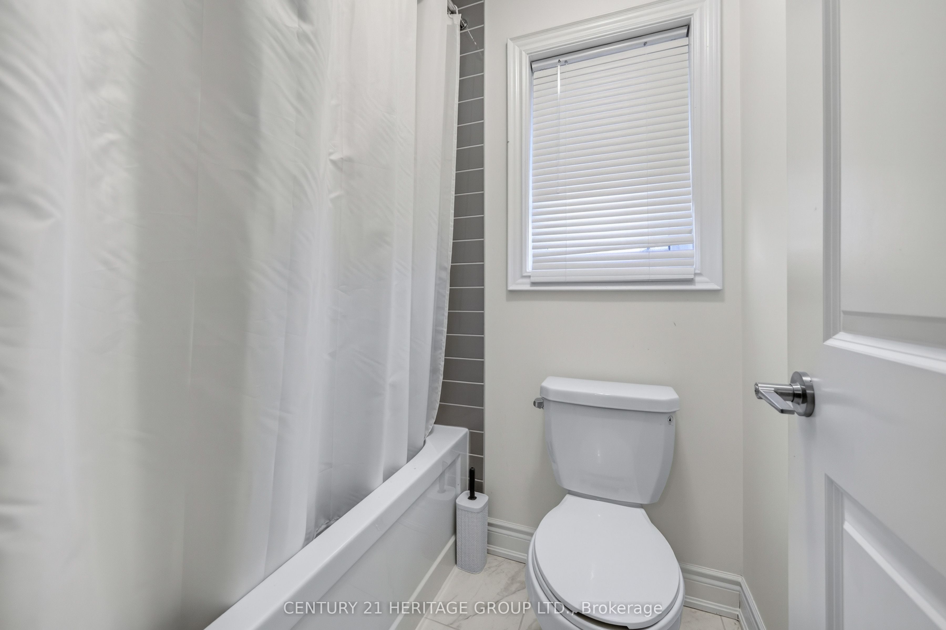 77 Montrose Boulevard Property Photo 23