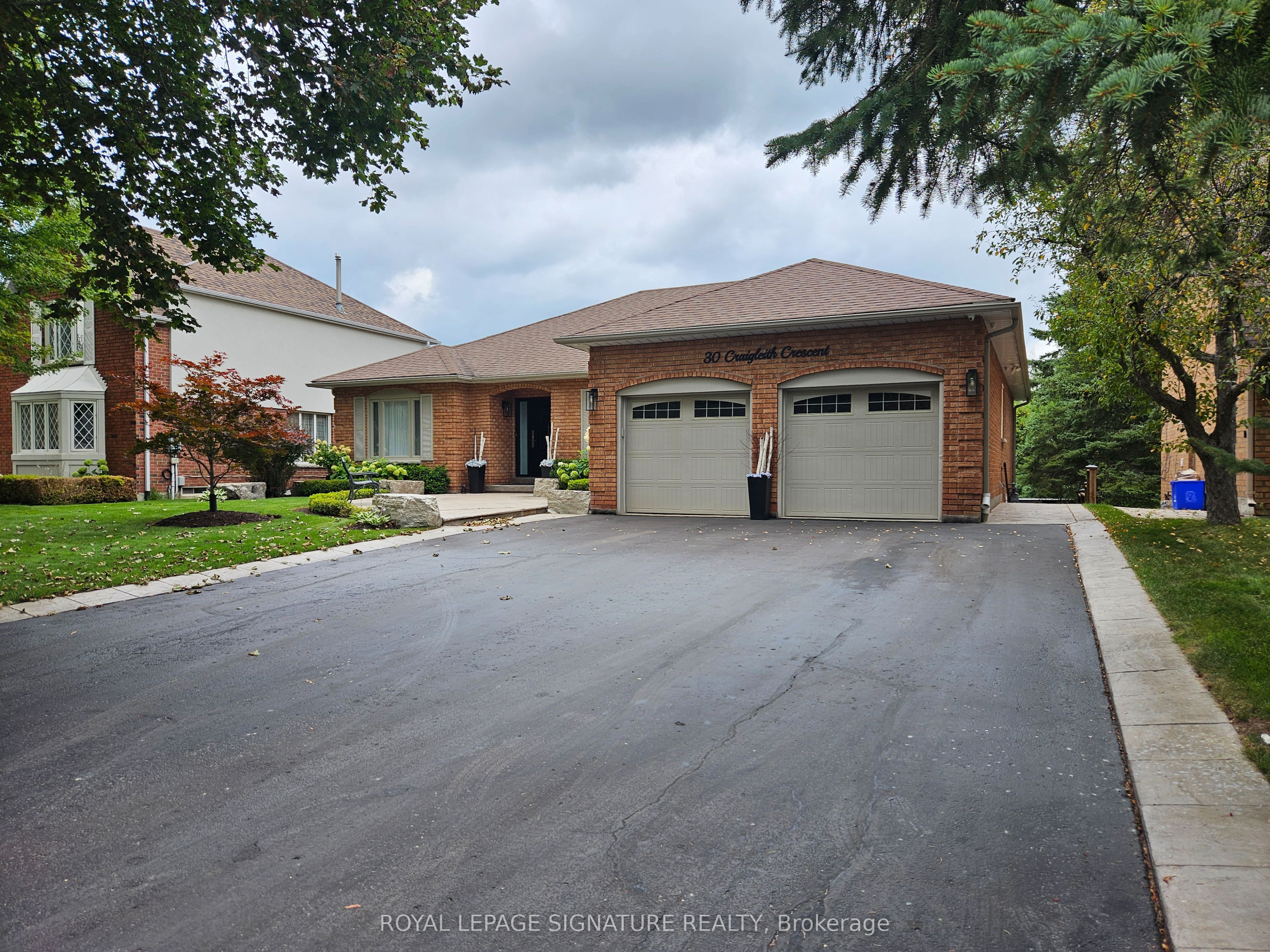 30 Craigleith Crescent Lower Property Photo 1