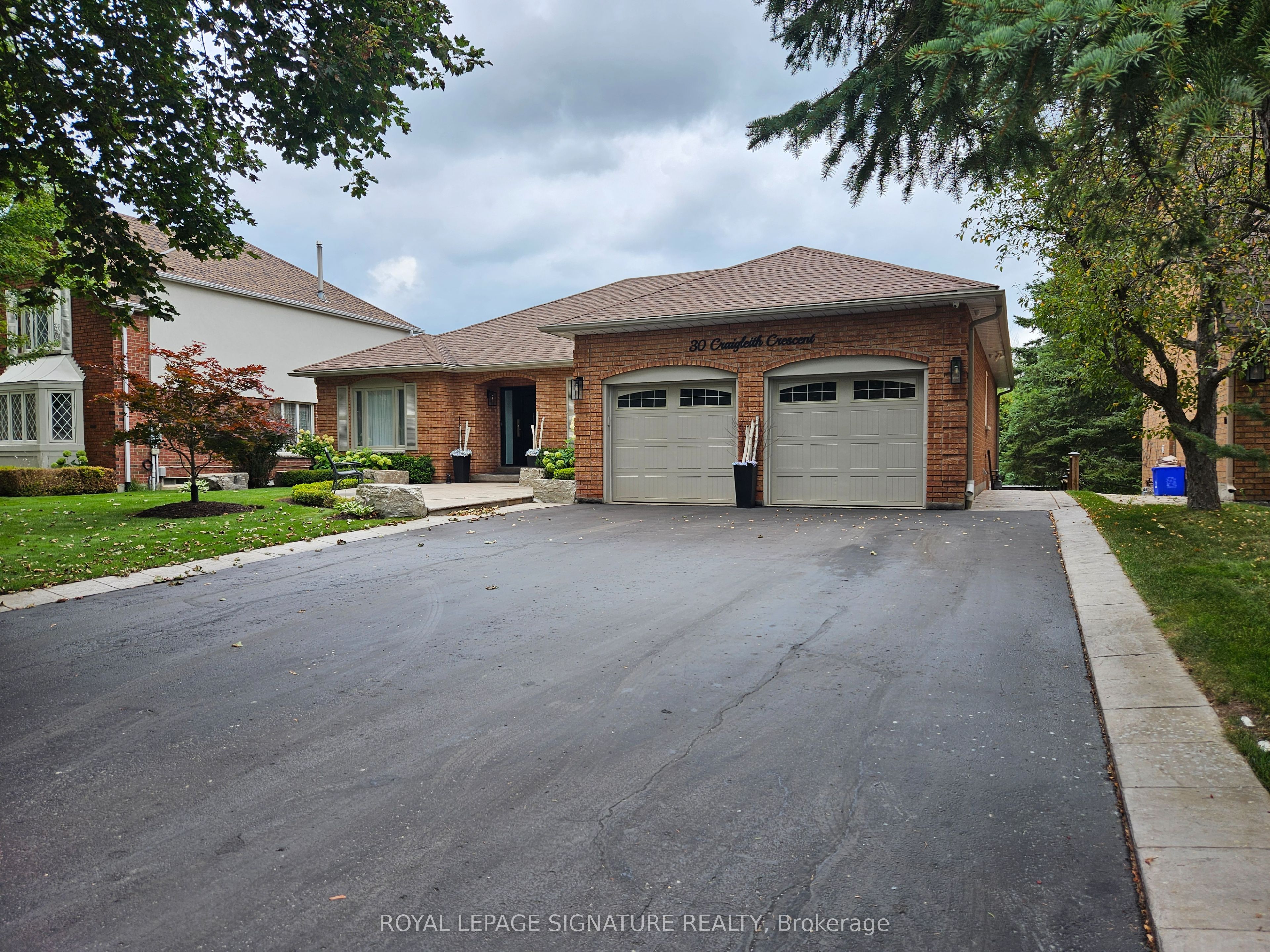 30 Craigleith Crescent Lower Property Photo 2