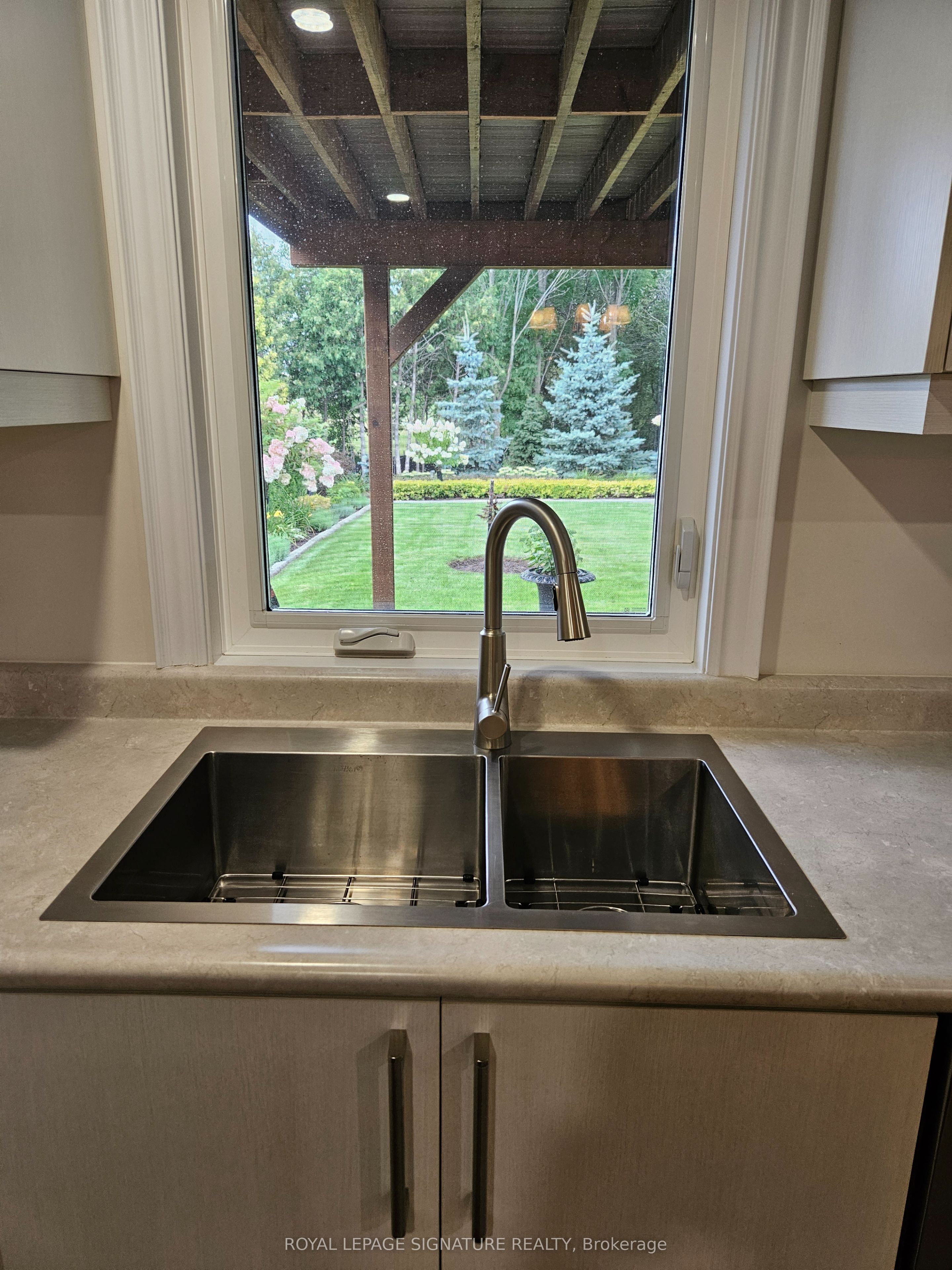 30 Craigleith Crescent Lower Property Photo 8