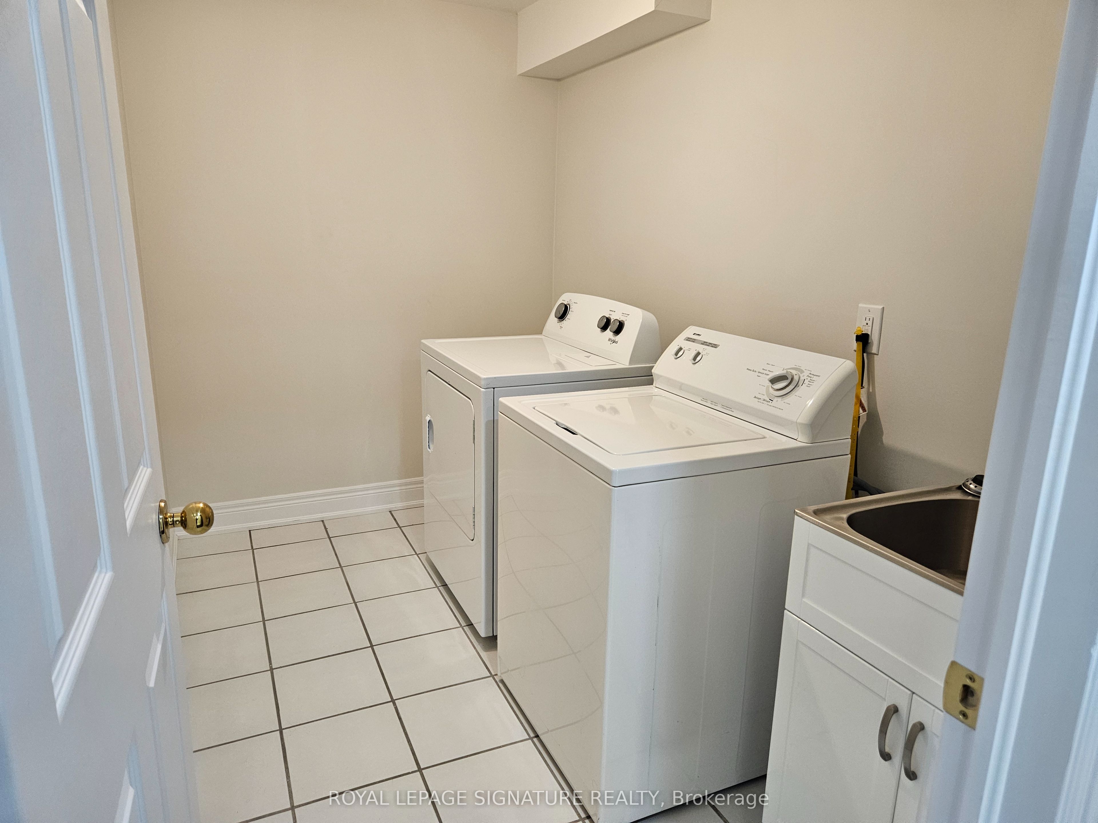 30 Craigleith Crescent Lower Property Photo 16