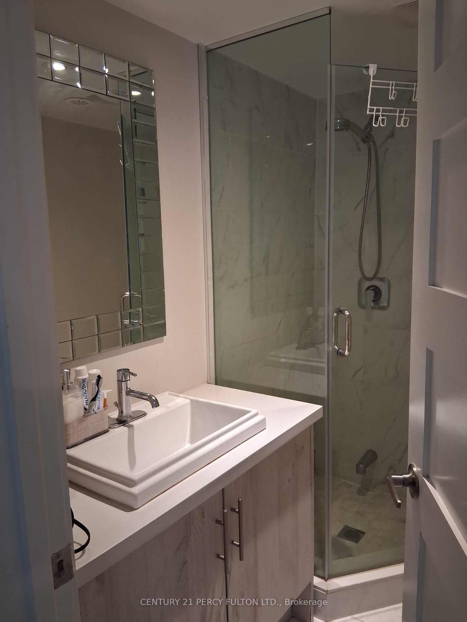 1 Sydney Circle Property Photo 7