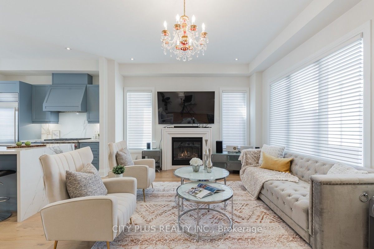 9398 Bayview Avenue Property Photo 1