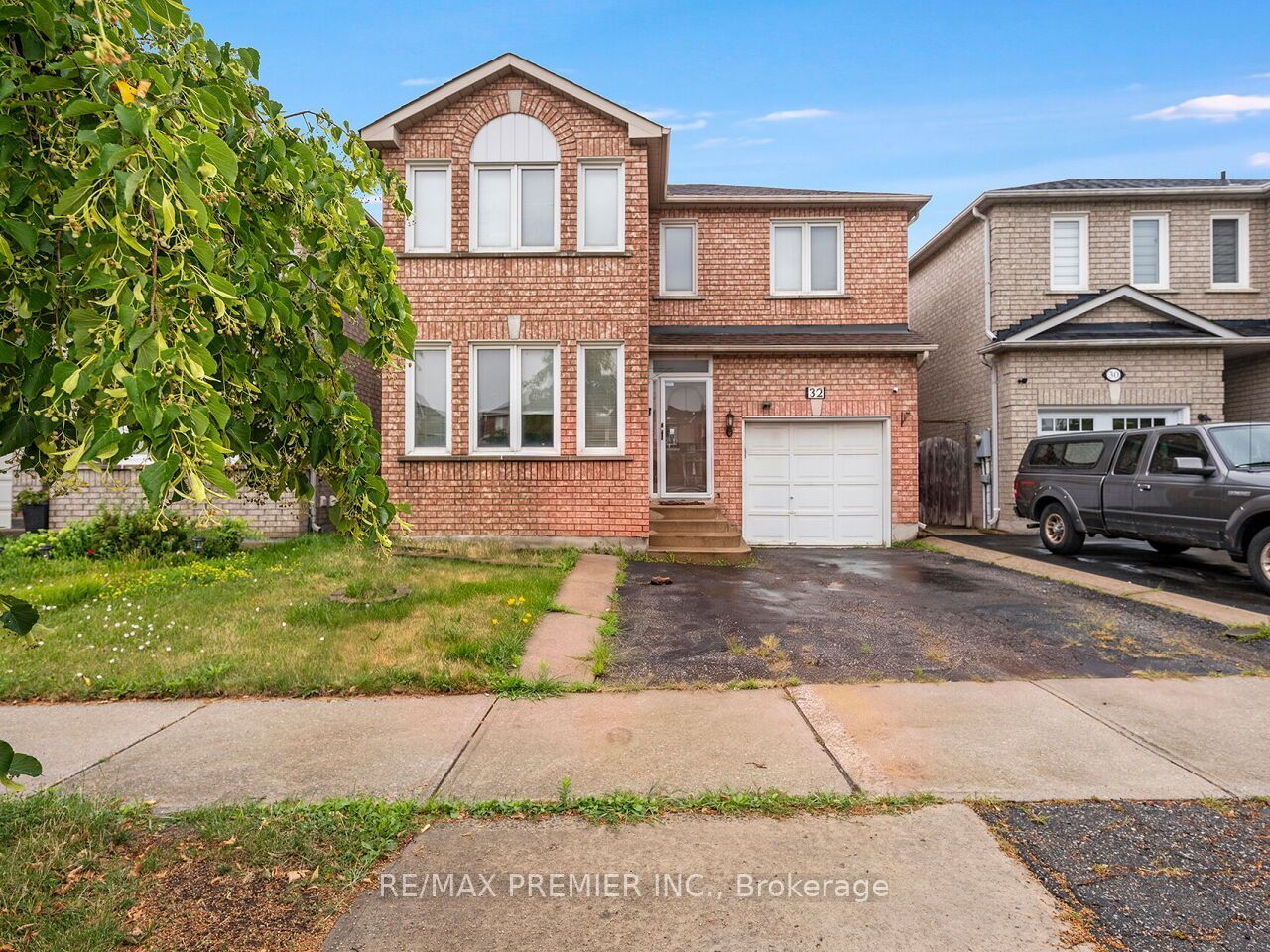 32 Stonebriar Drive Property Photo 2