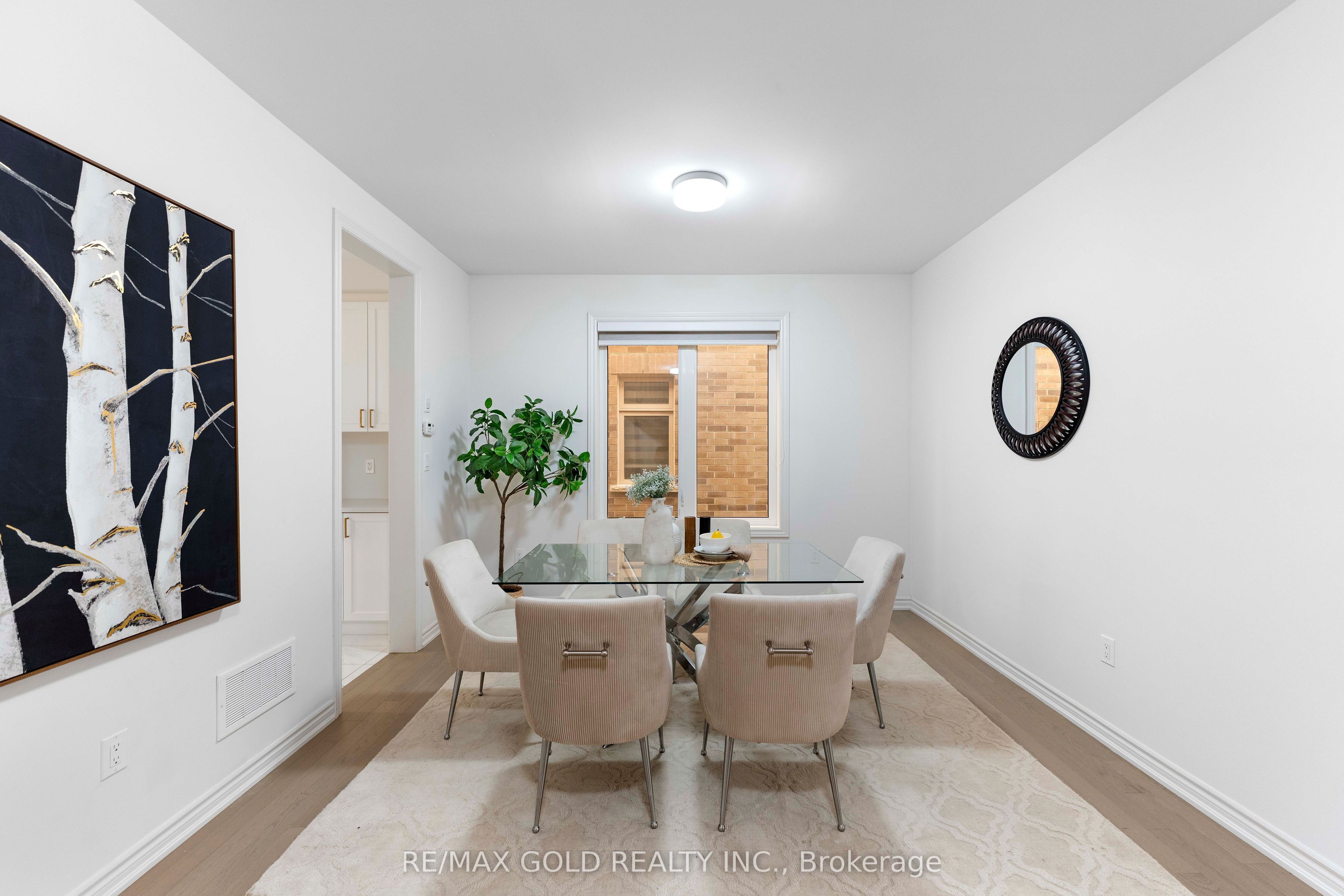 9 Sandhill Crescent Property Photo 8
