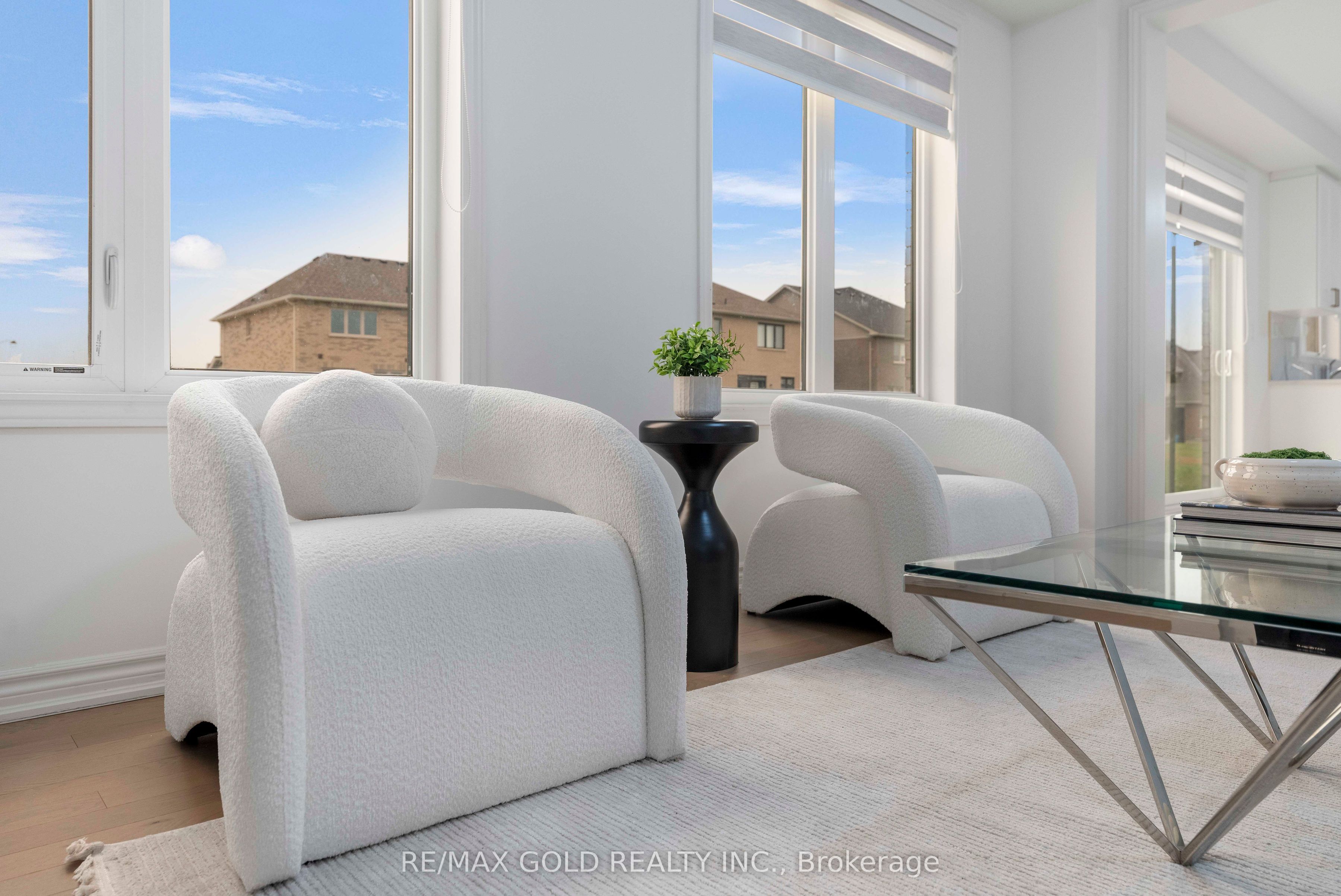 9 Sandhill Crescent Property Photo 14