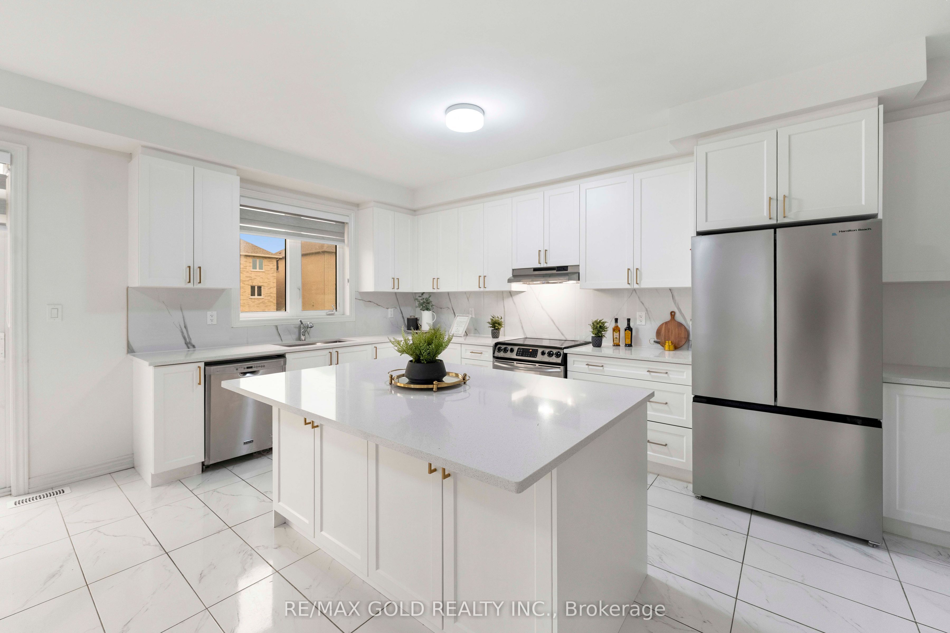 9 Sandhill Crescent Property Photo 16