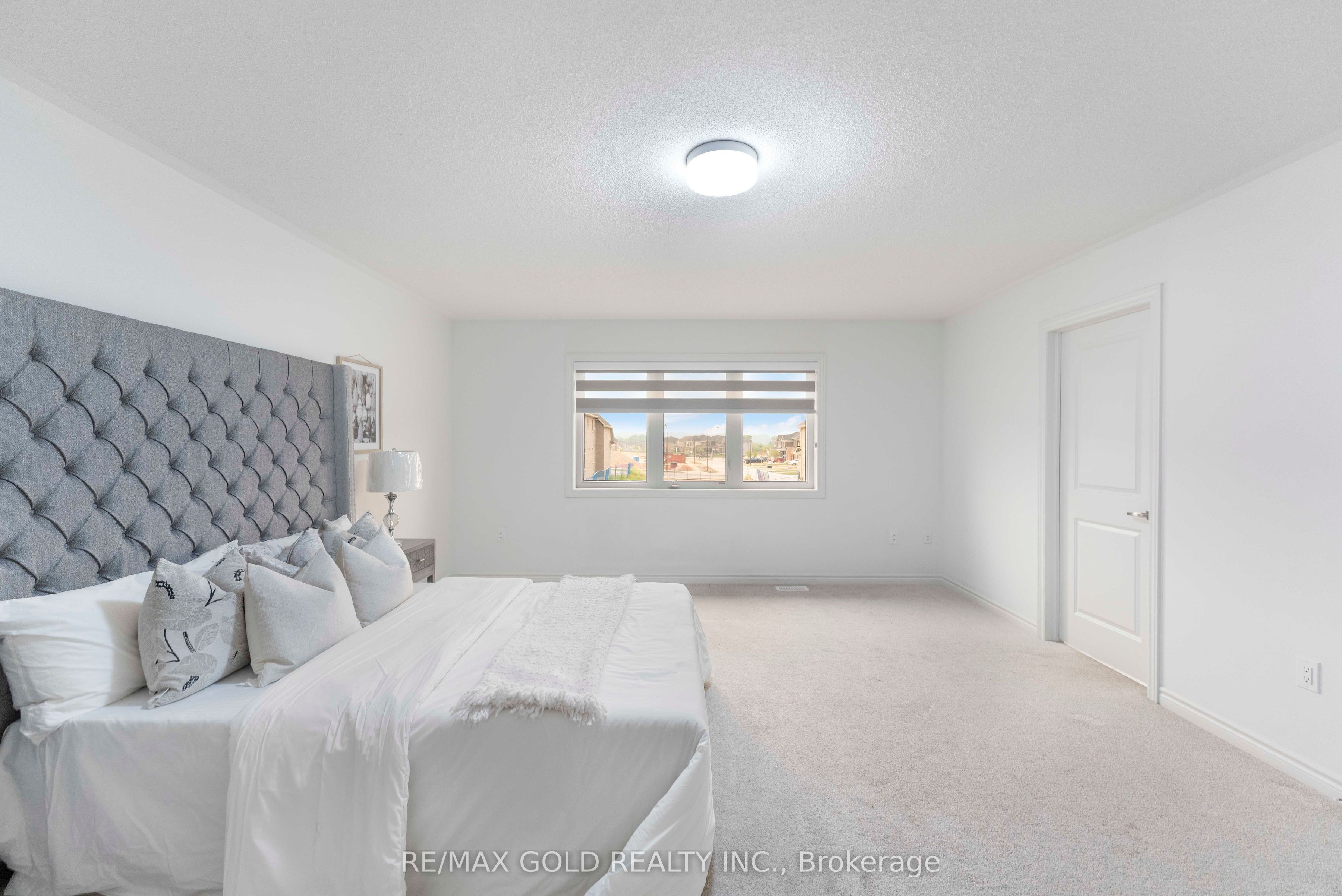 9 Sandhill Crescent Property Photo 32