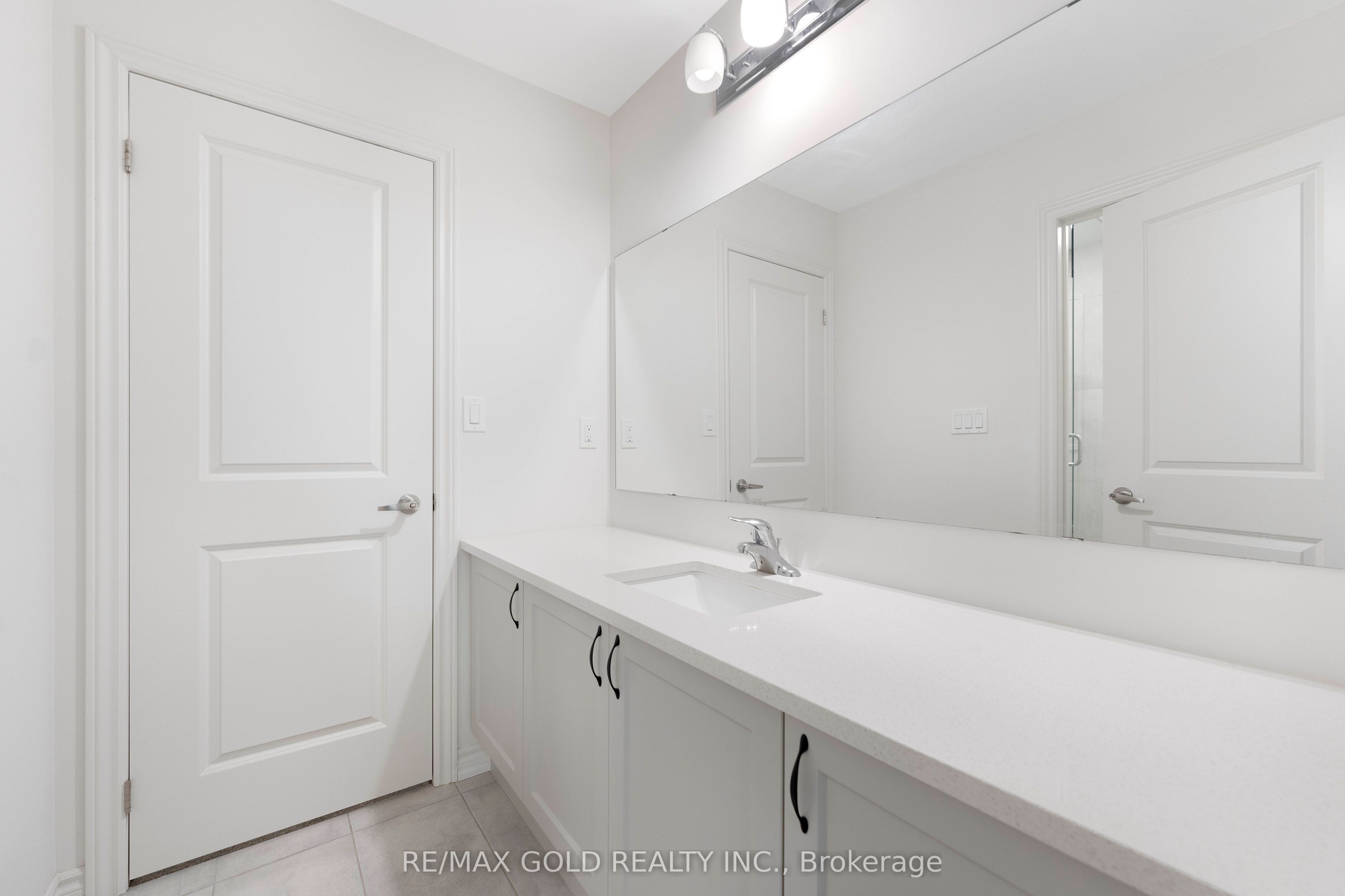 9 Sandhill Crescent Property Photo 36