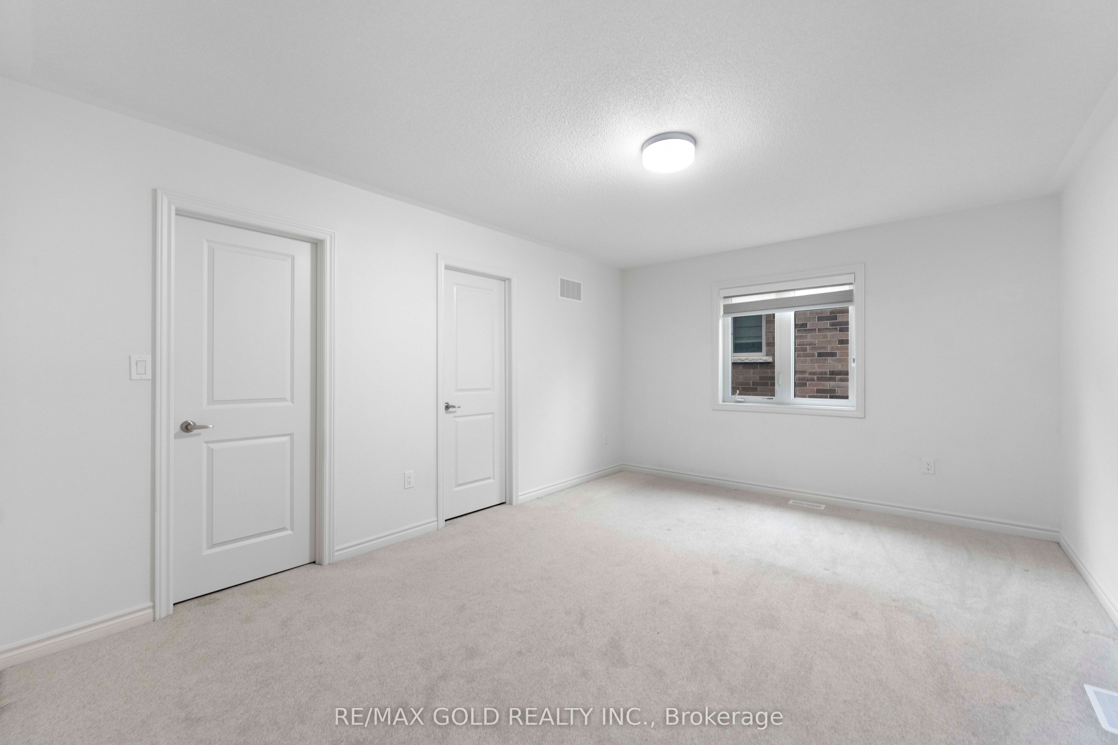 9 Sandhill Crescent Property Photo 38