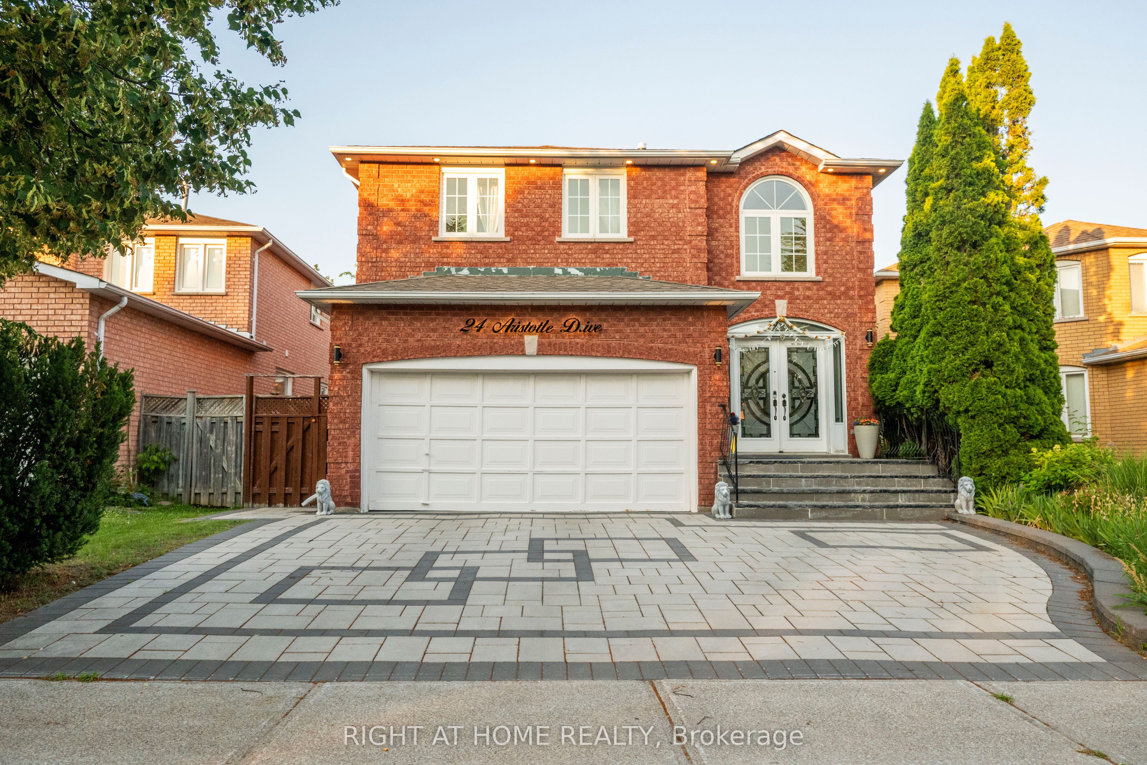 24 Aristotle Drive E
