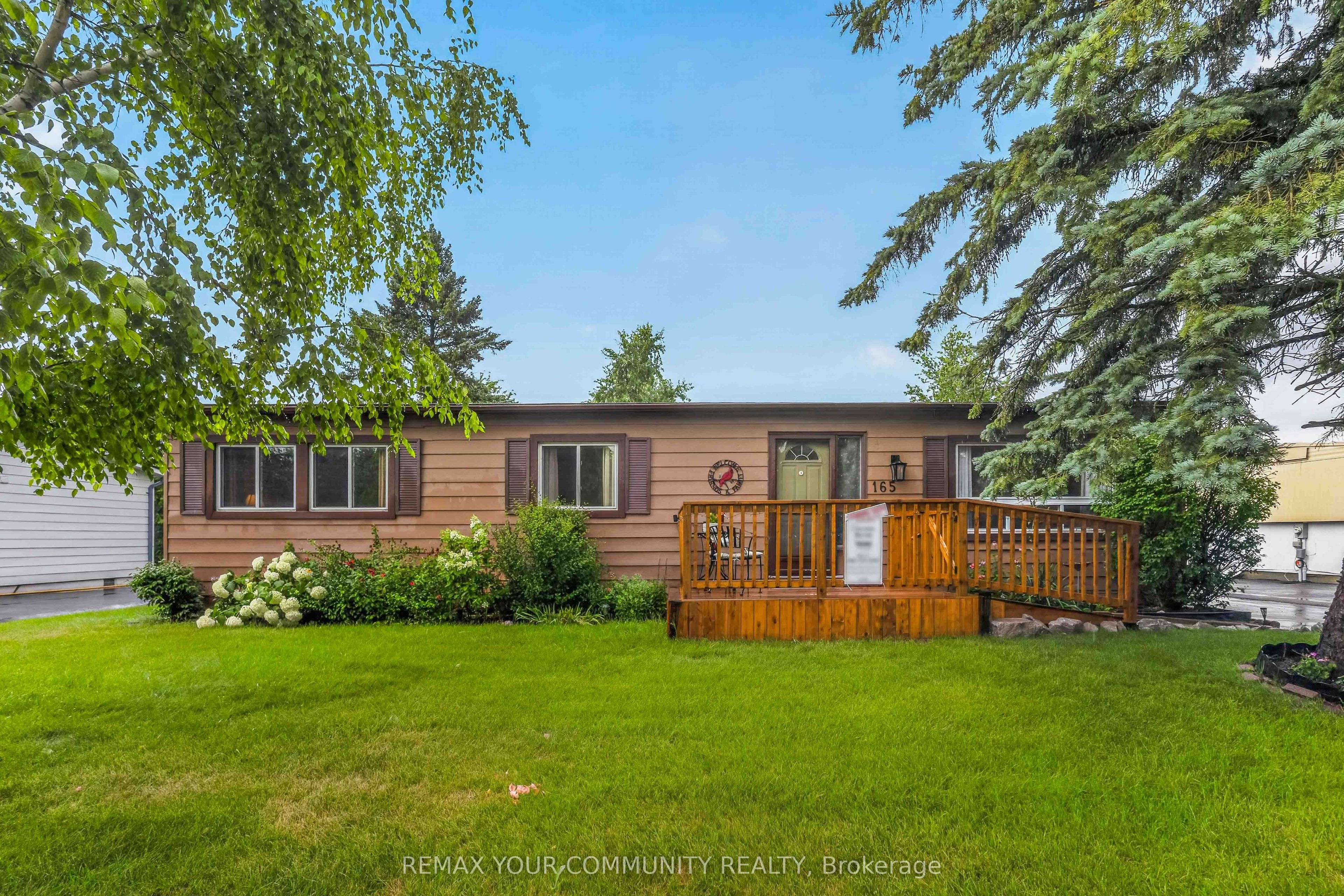 165 Roxanna Drive Property Photo 1