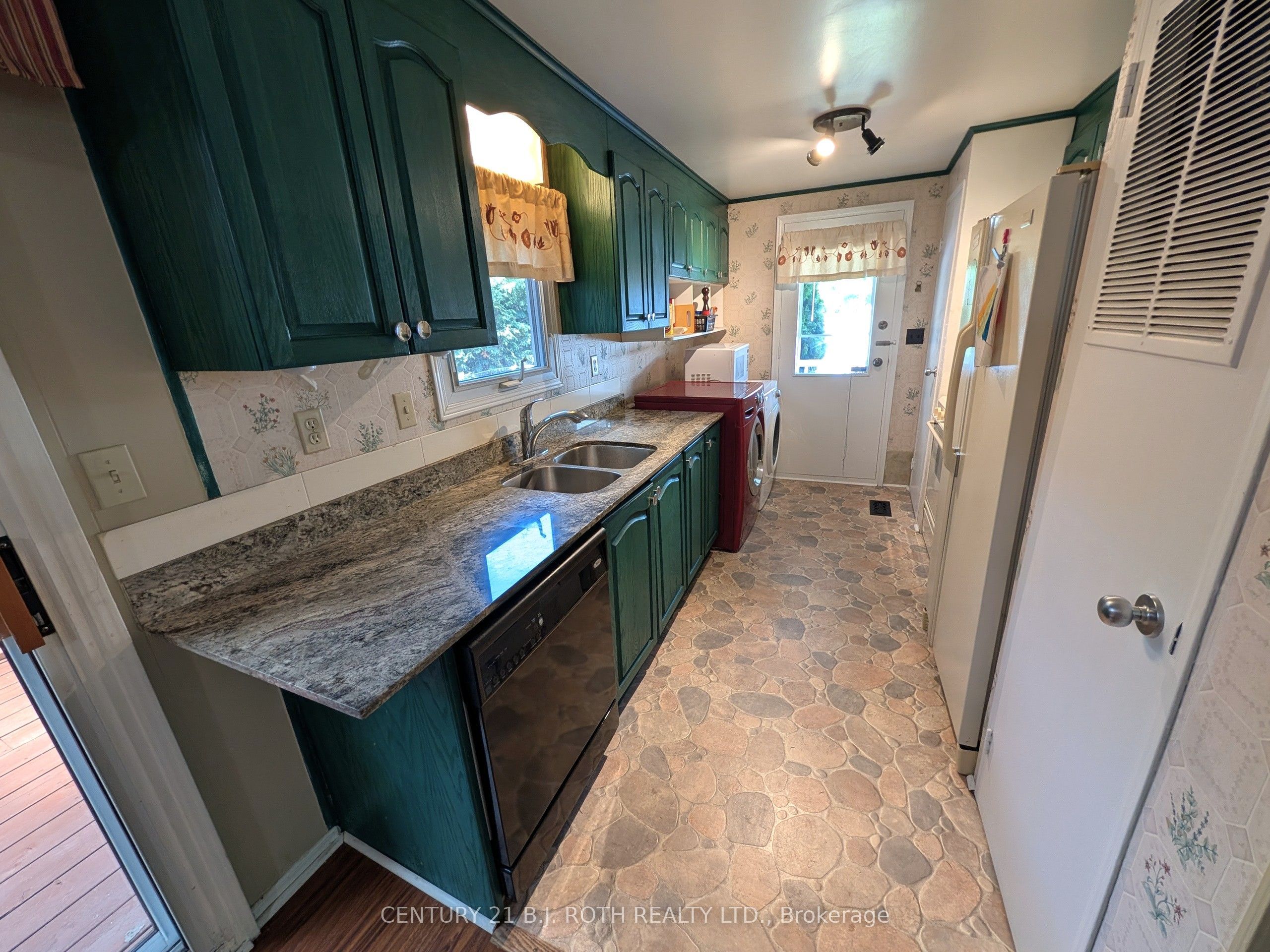 66 Linden Lane Property Photo 15