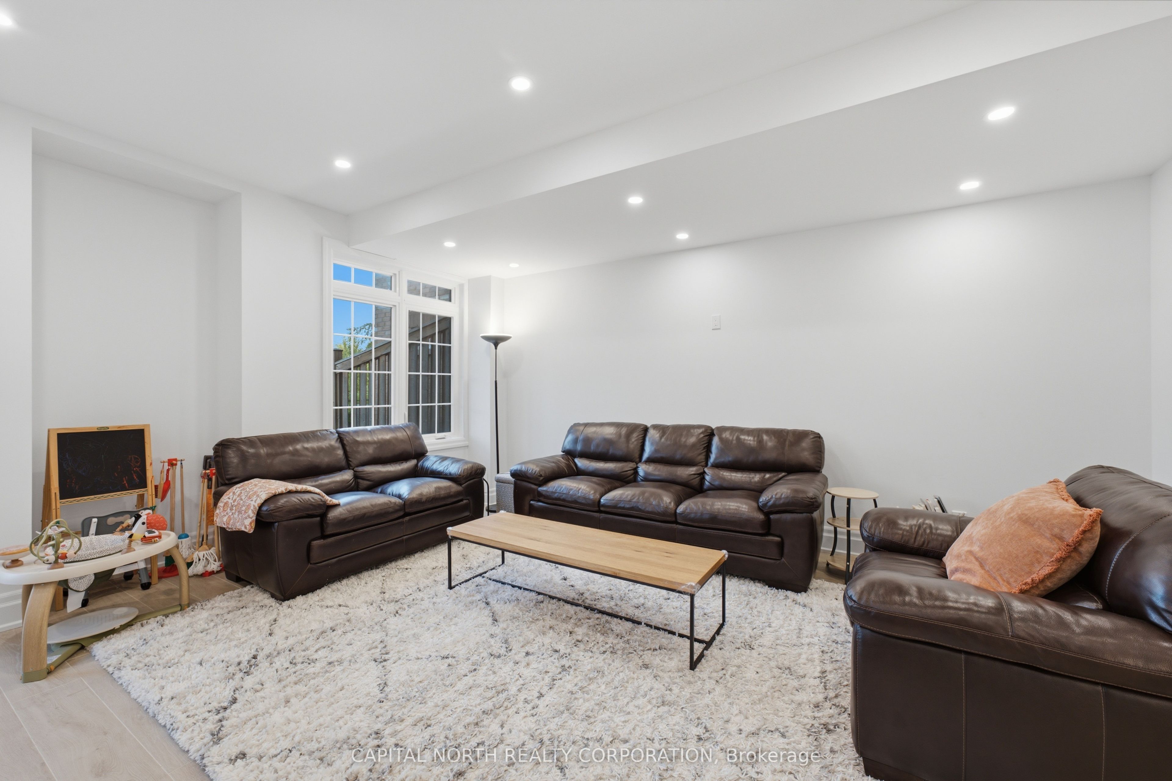 18 Alex Campbell Crescent Property Photo 35