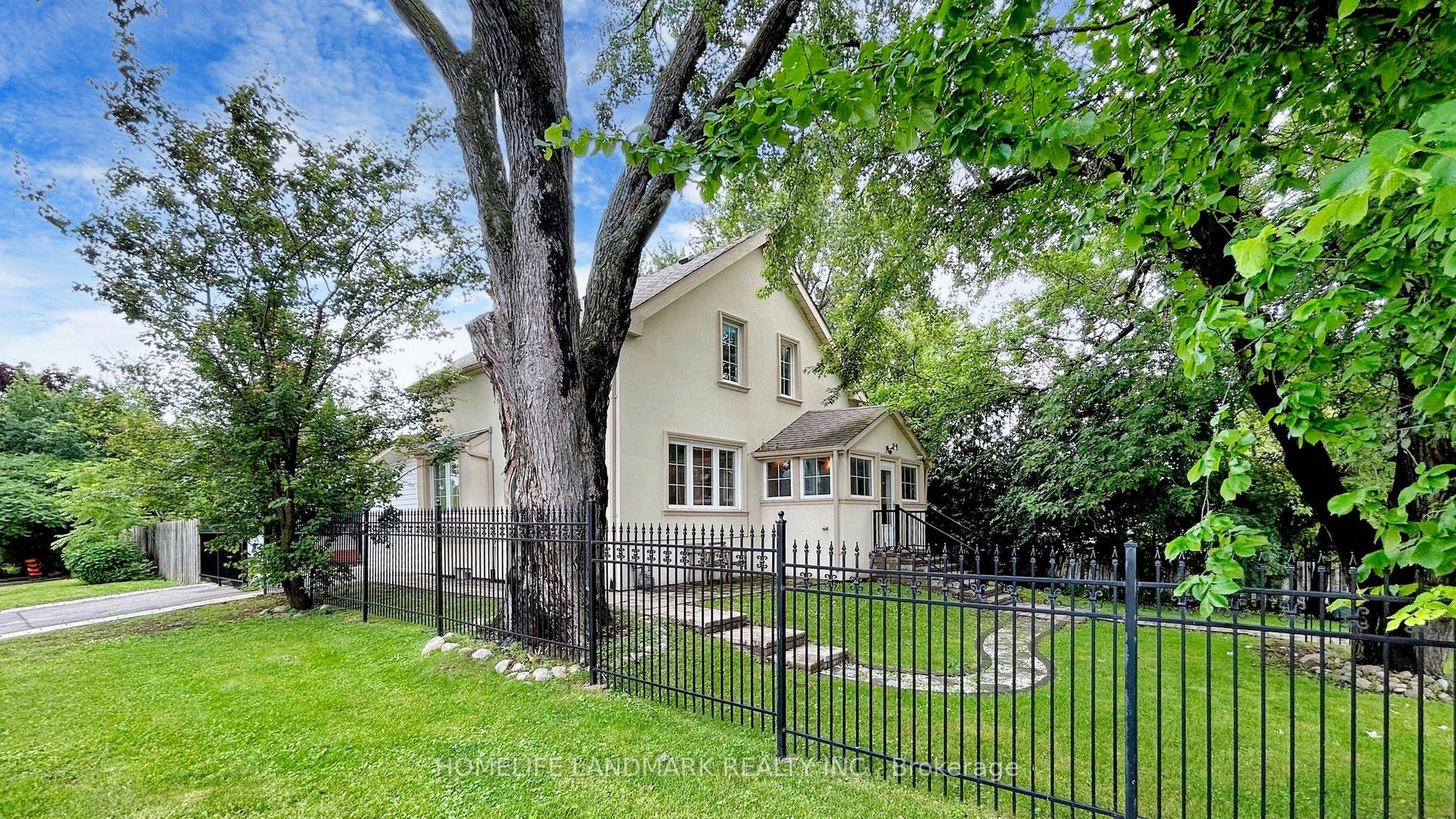 98 Glen Cameron Road Property Photo 3