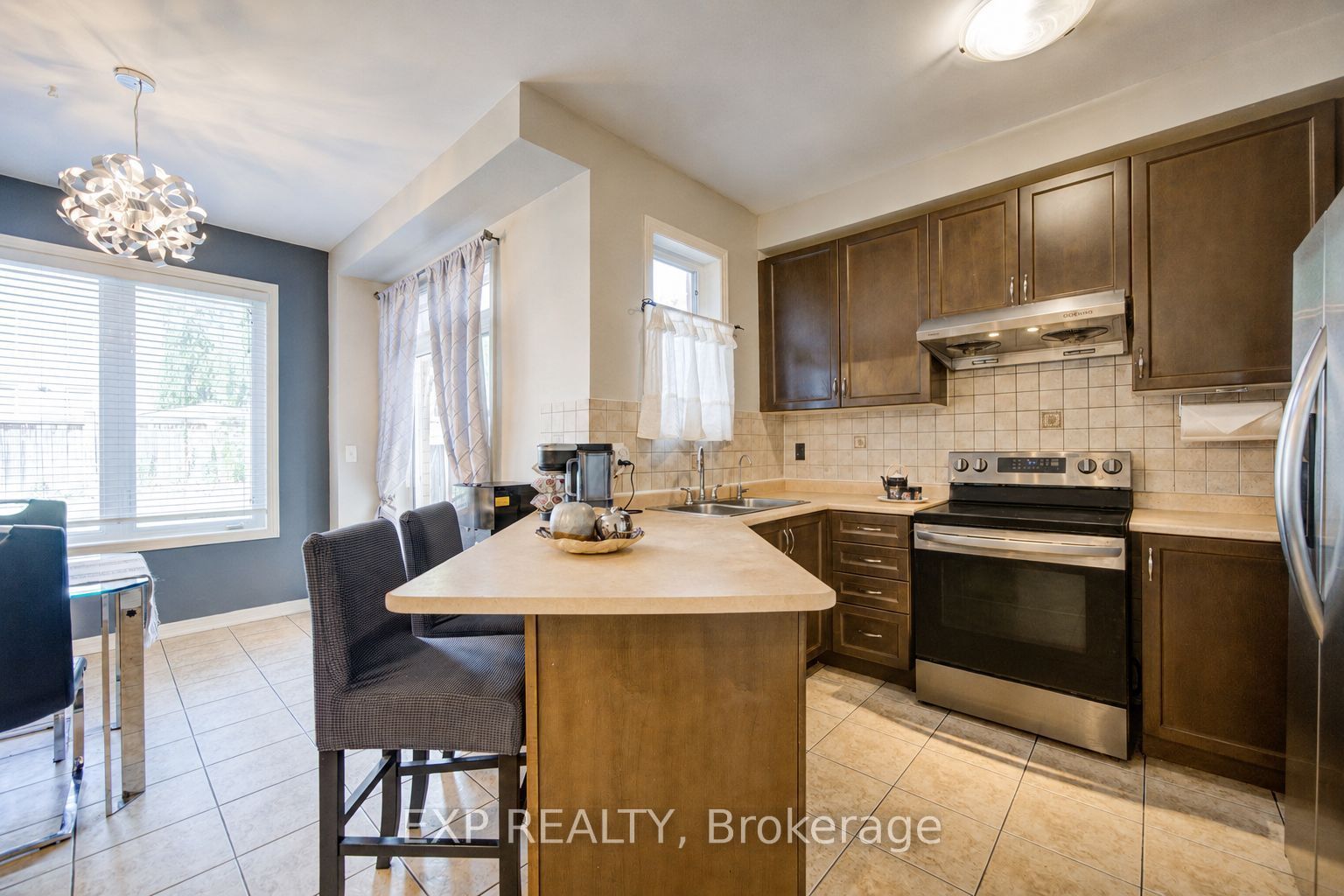 76 Ford Wilson Boulevard Property Photo 12